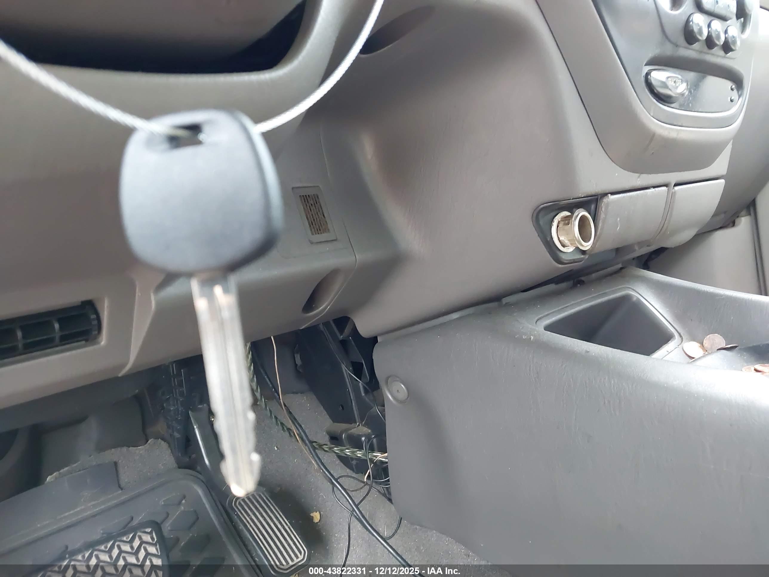 TOYOTA SEQUOIA image 11