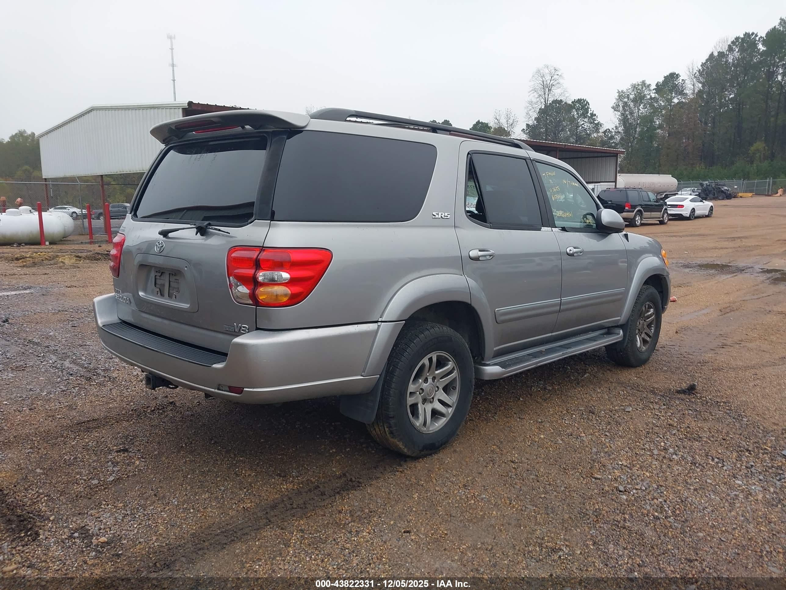 TOYOTA SEQUOIA image 4