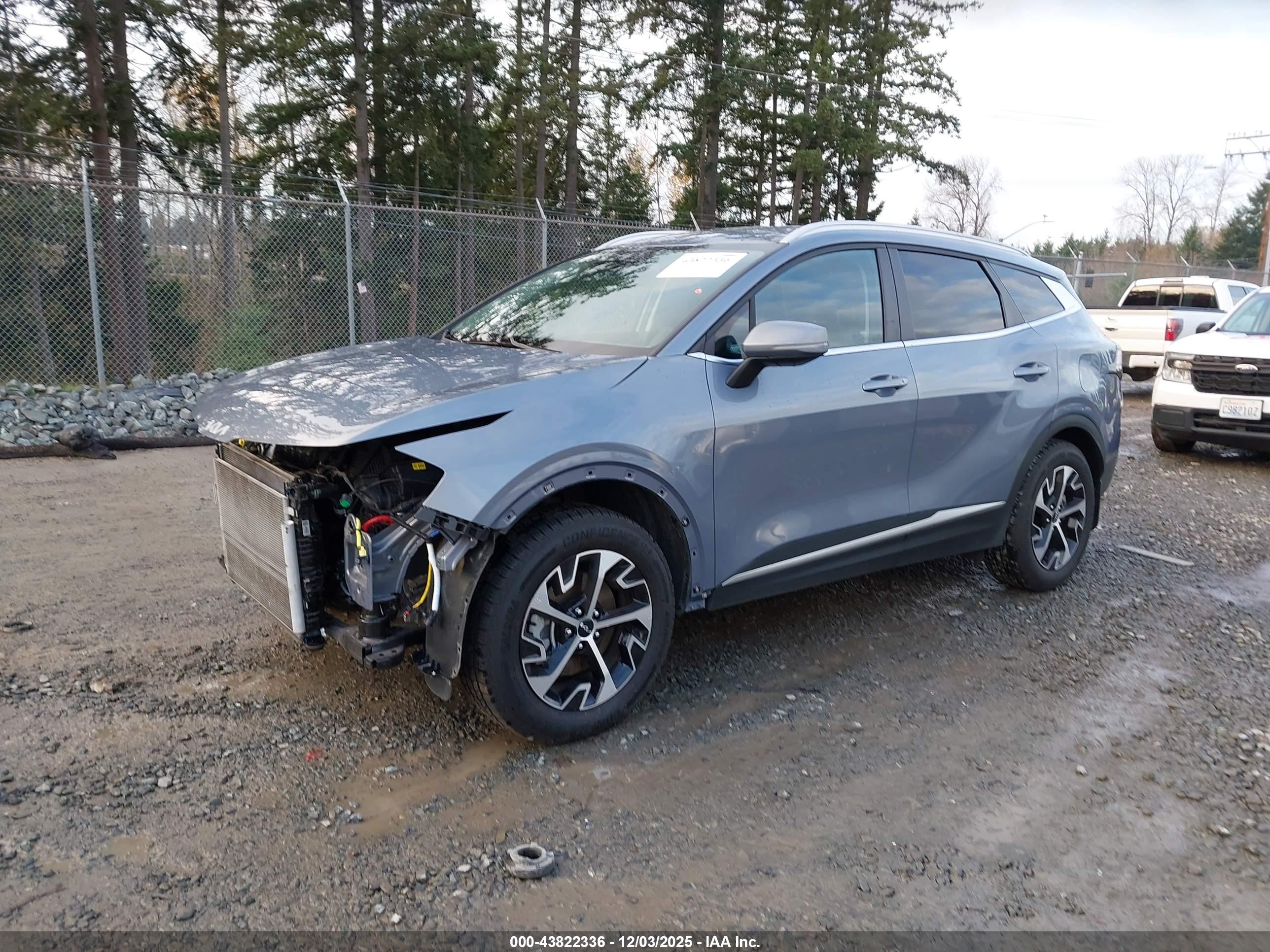 KIA SPORTAGE image 2