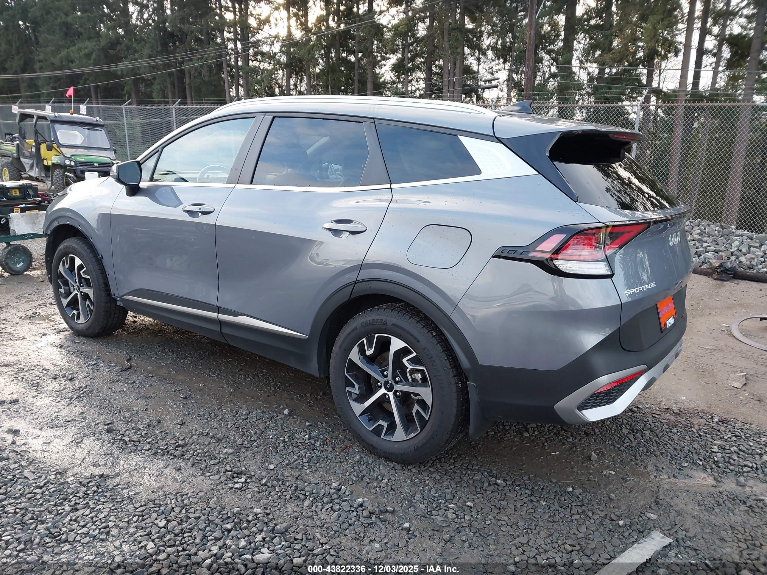 KIA SPORTAGE image 3