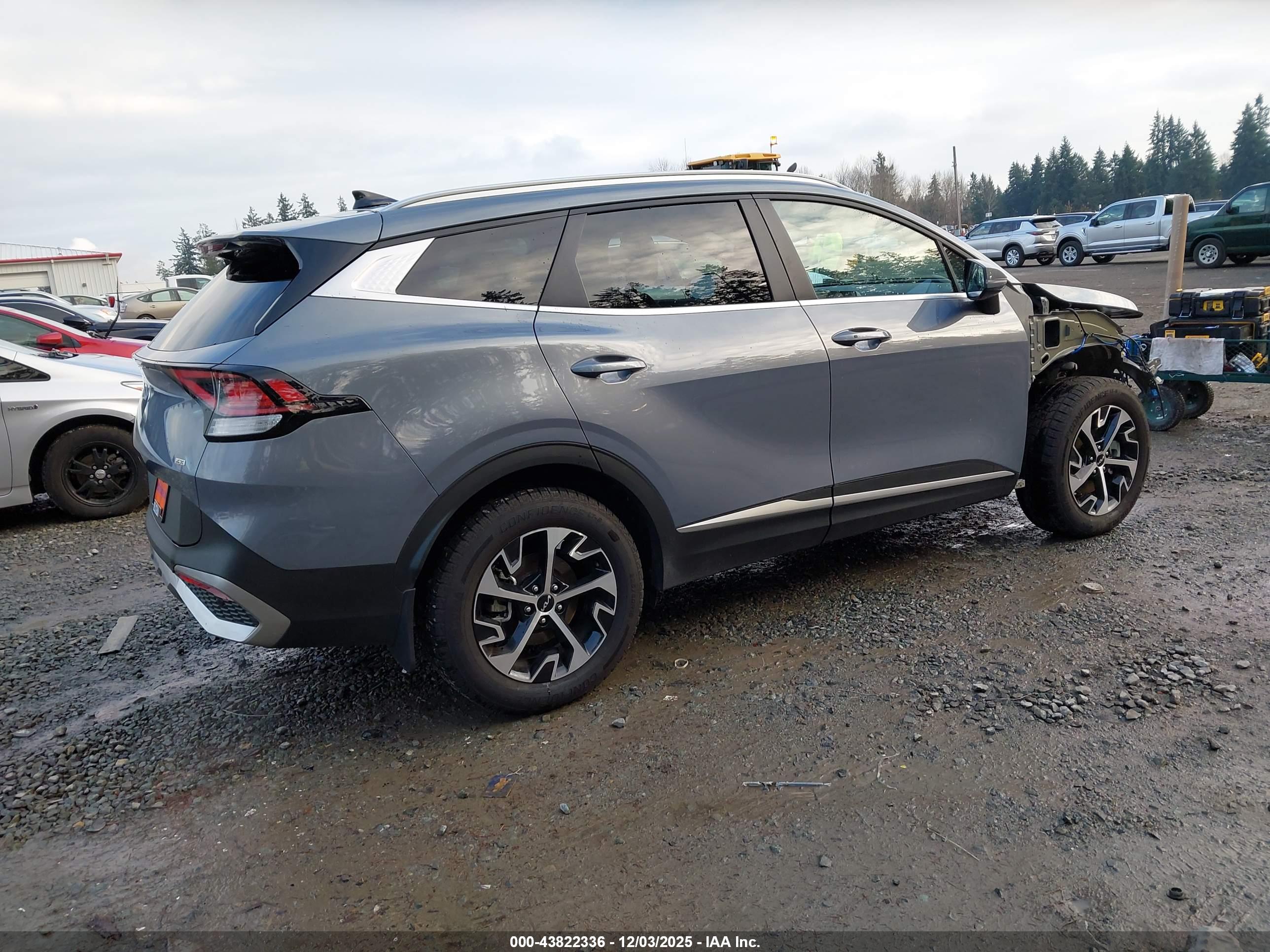 KIA SPORTAGE image 4
