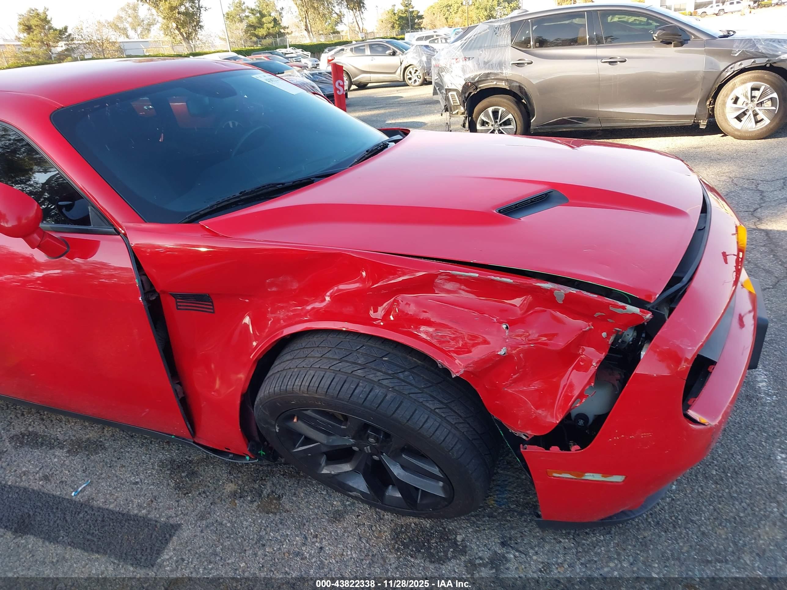 DODGE CHALLENGER image 6