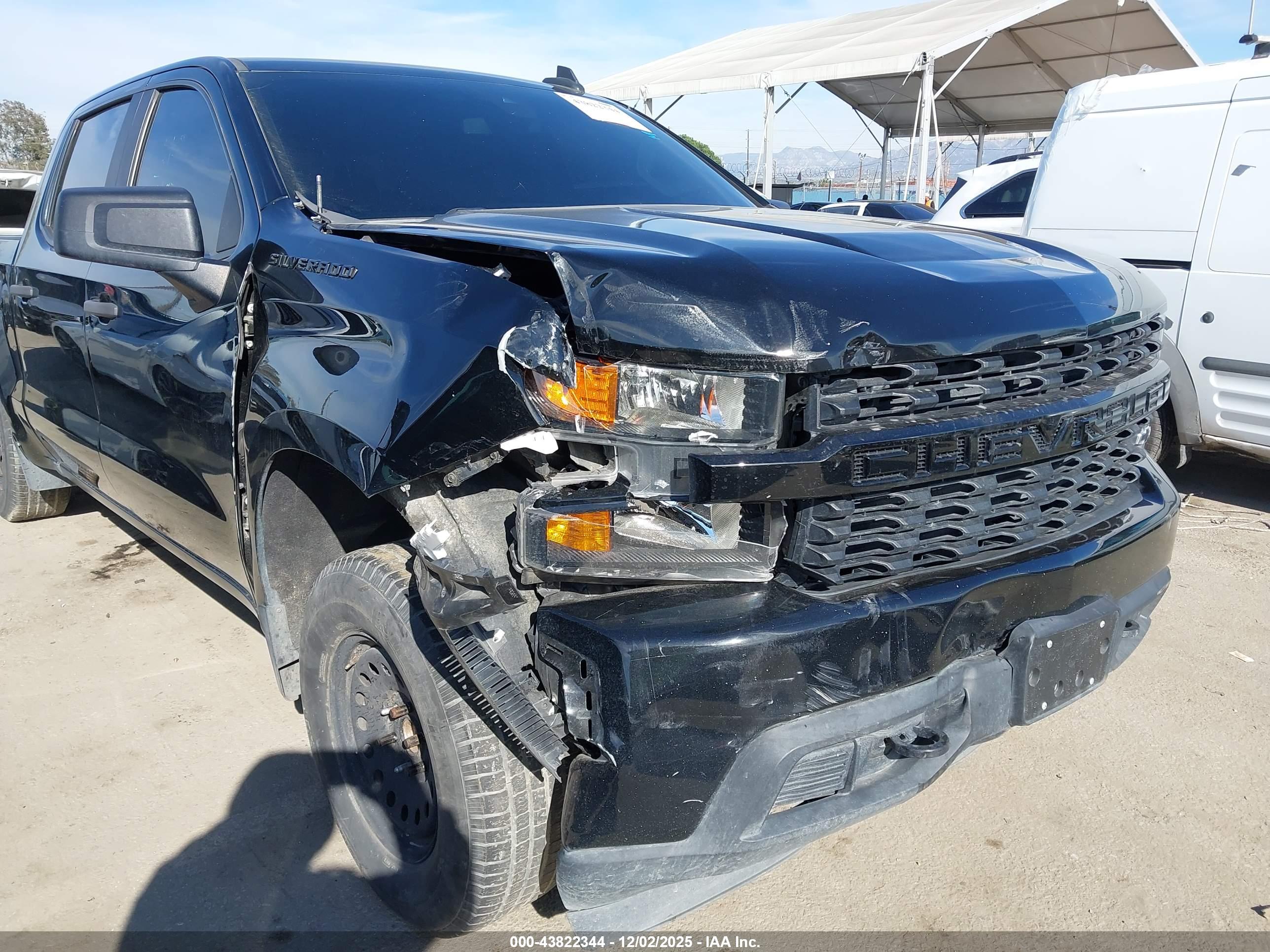 CHEVROLET SILVERADO image 6