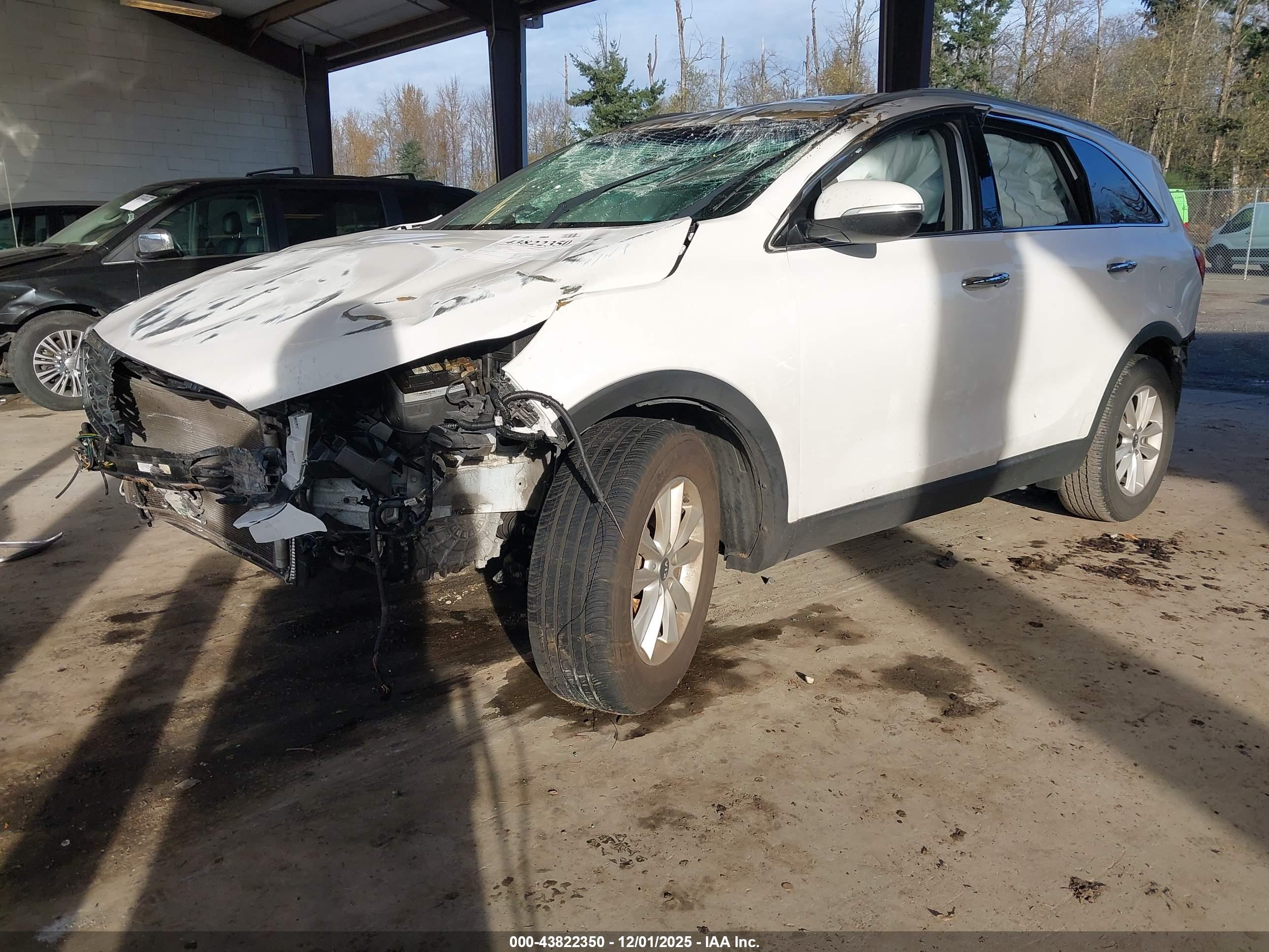 KIA SORENTO image 2