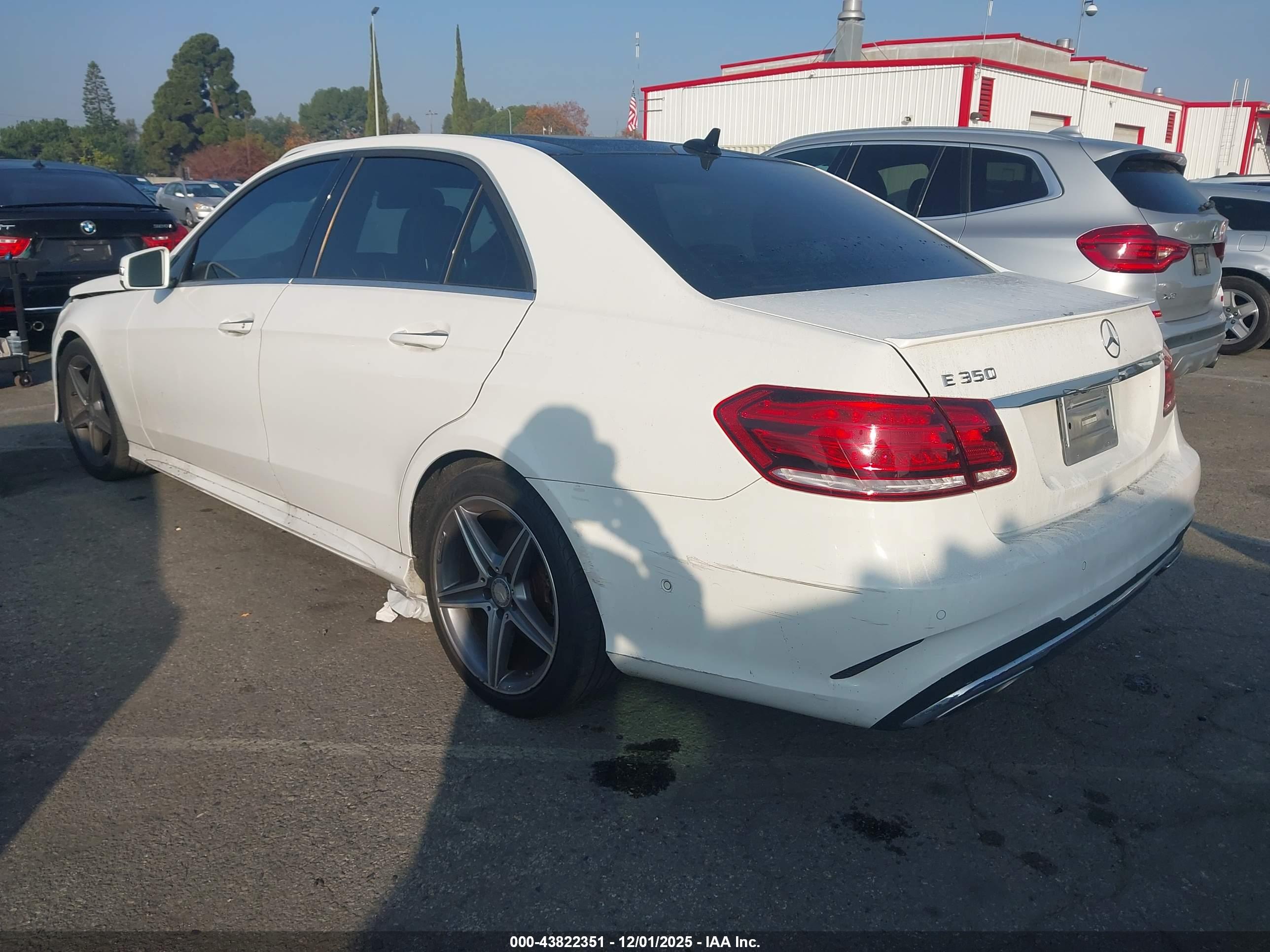 MERCEDES-BENZ E image 3