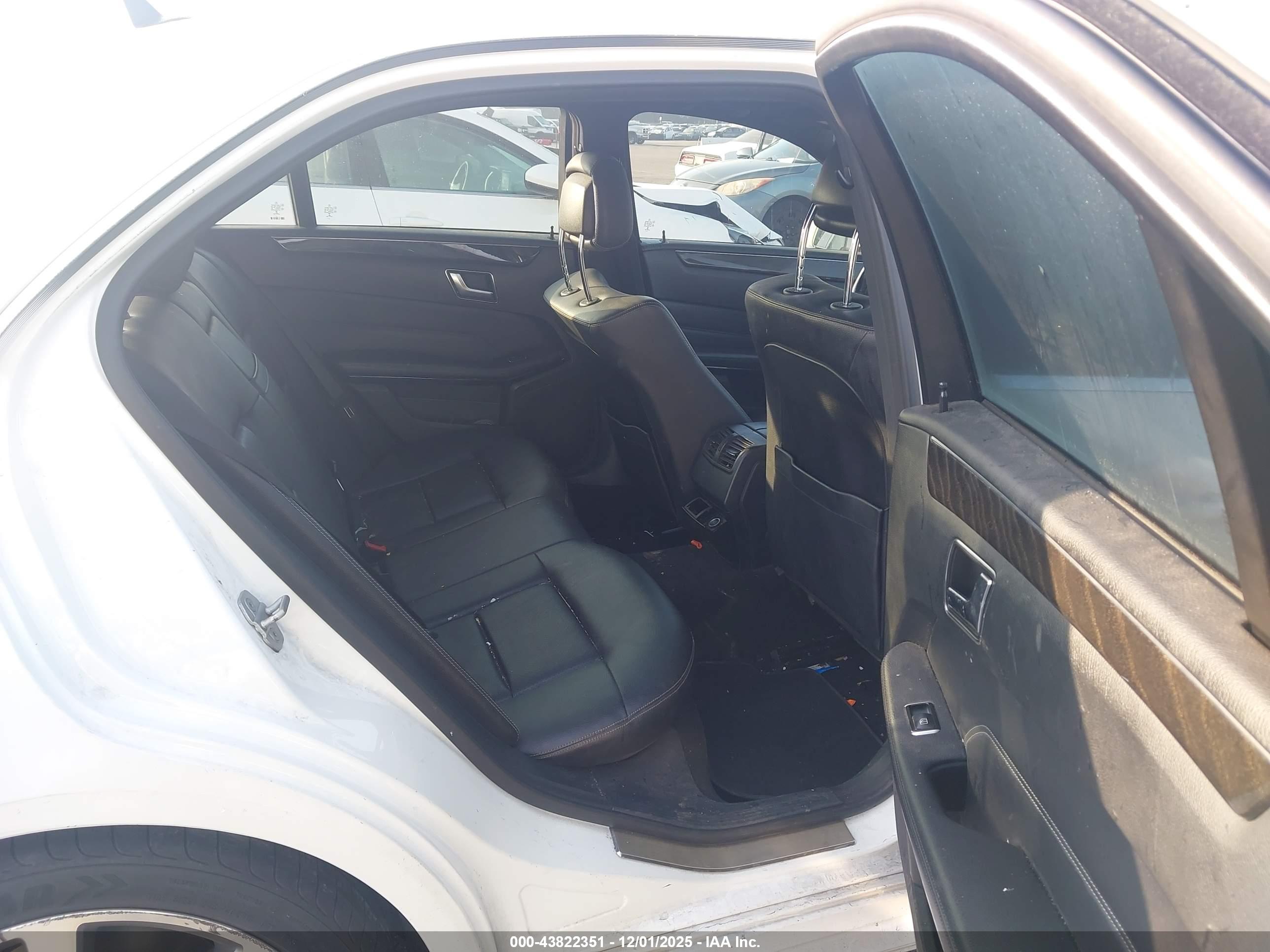 MERCEDES-BENZ E image 8