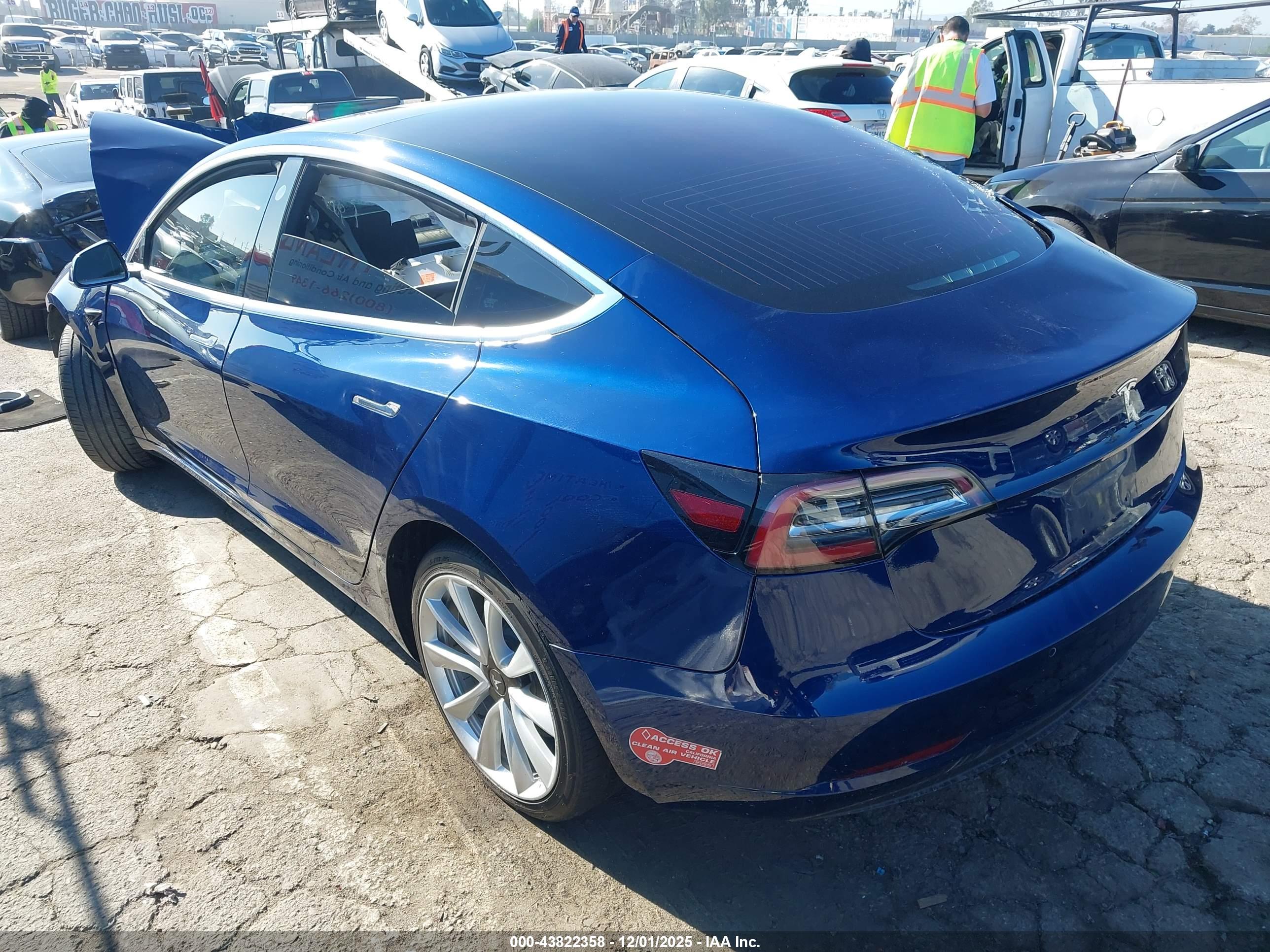 TESLA MODEL image 3
