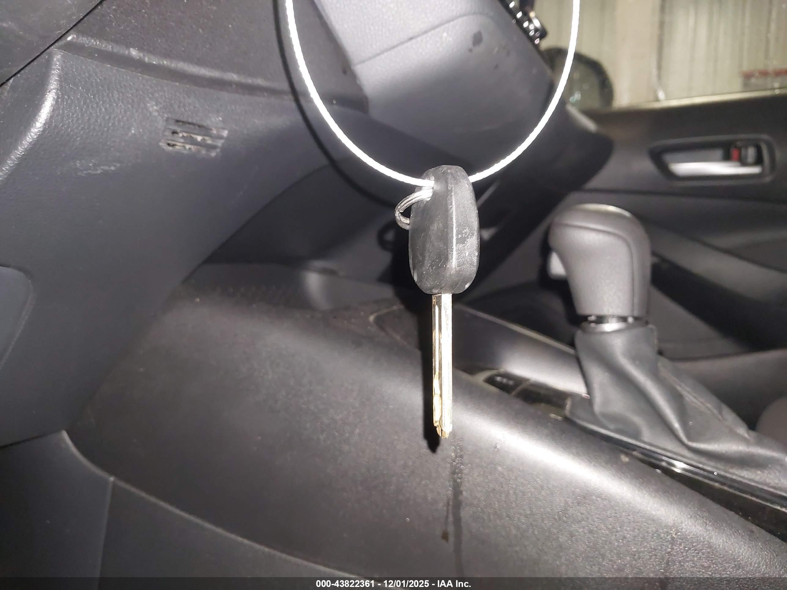 TOYOTA COROLLA image 11
