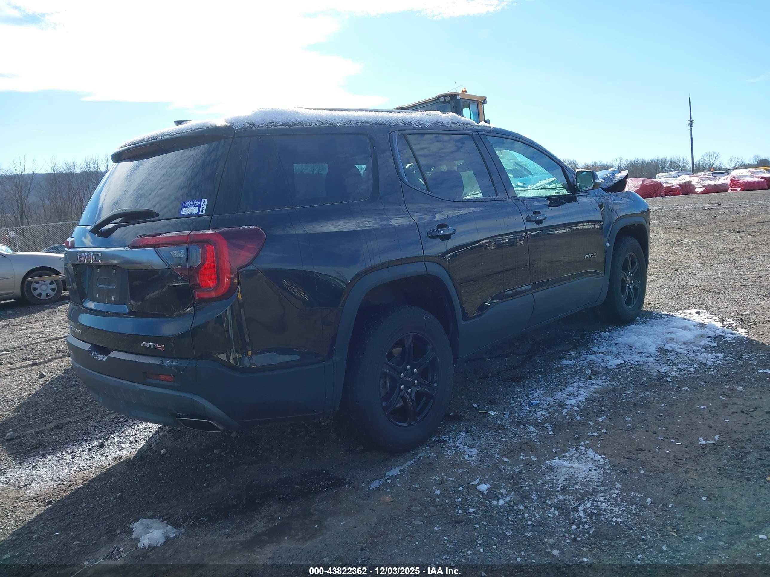 GMC ACADIA image 4
