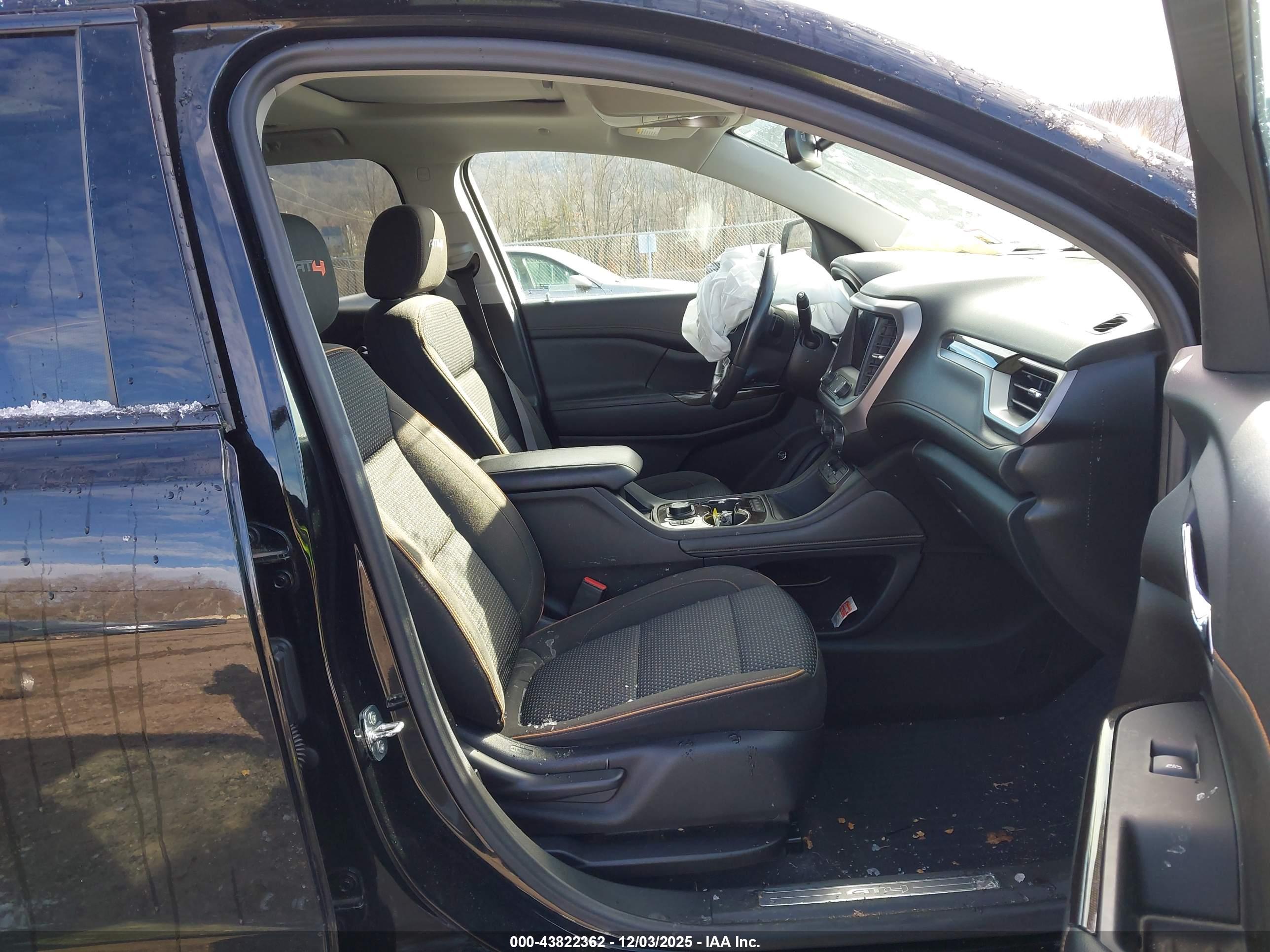 GMC ACADIA image 5