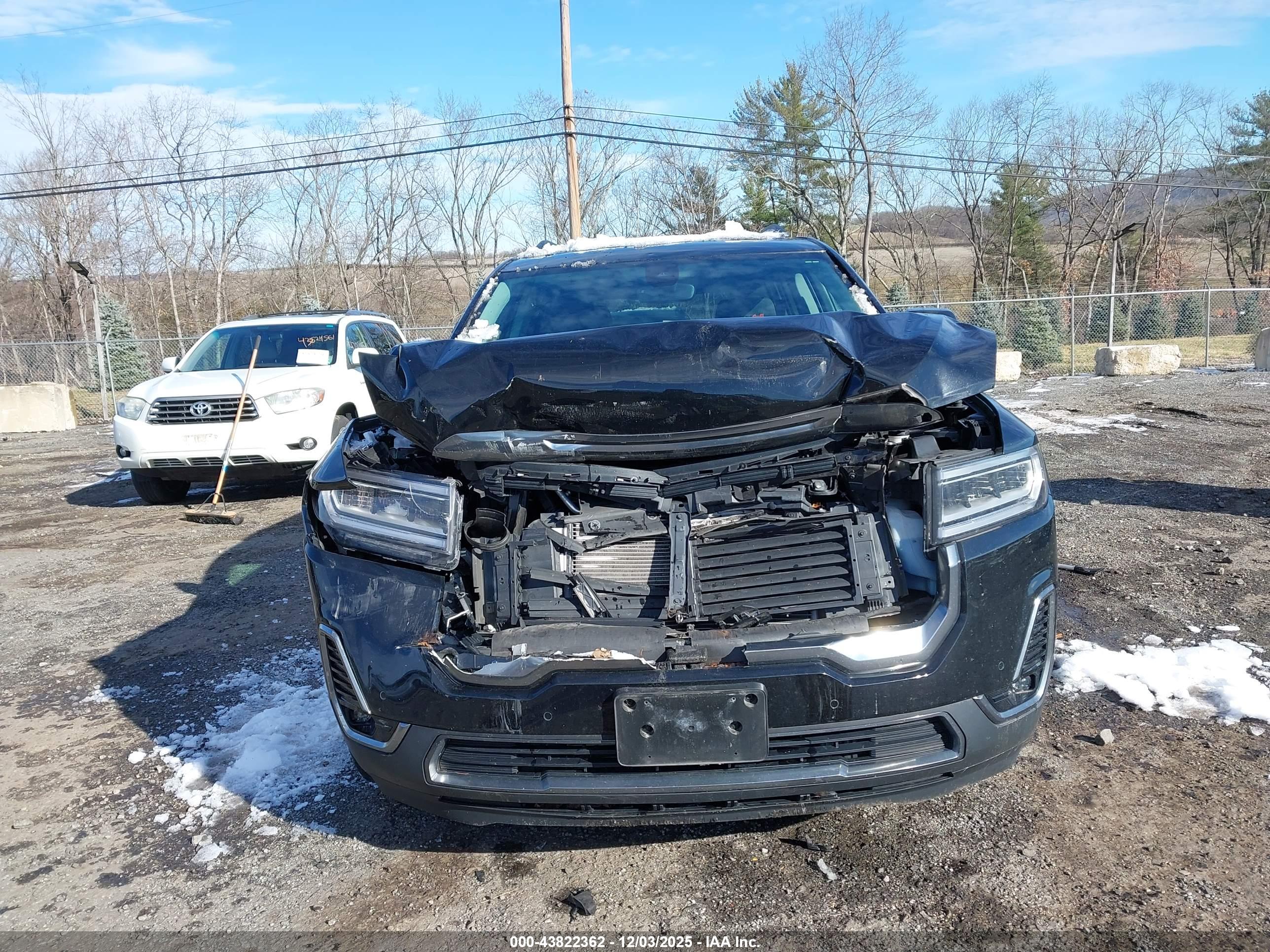 GMC ACADIA image 6