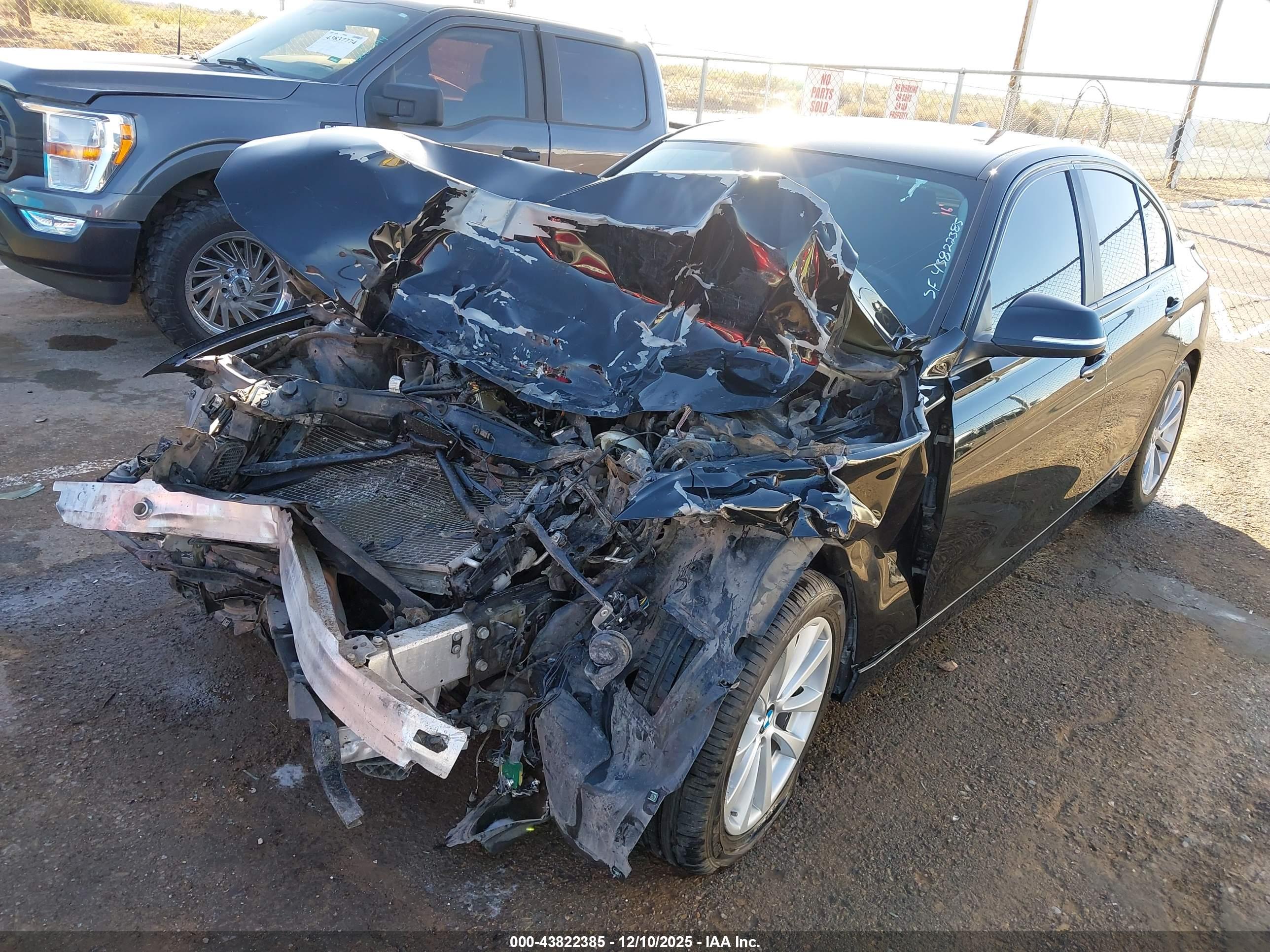 BMW 320I image 2