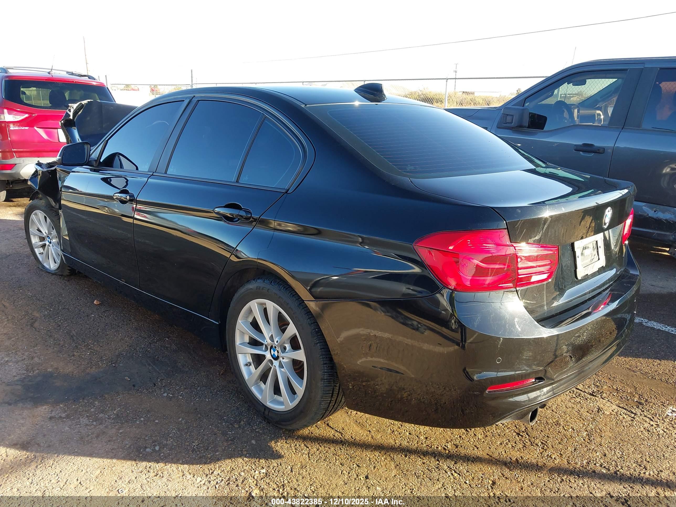 BMW 320I image 3
