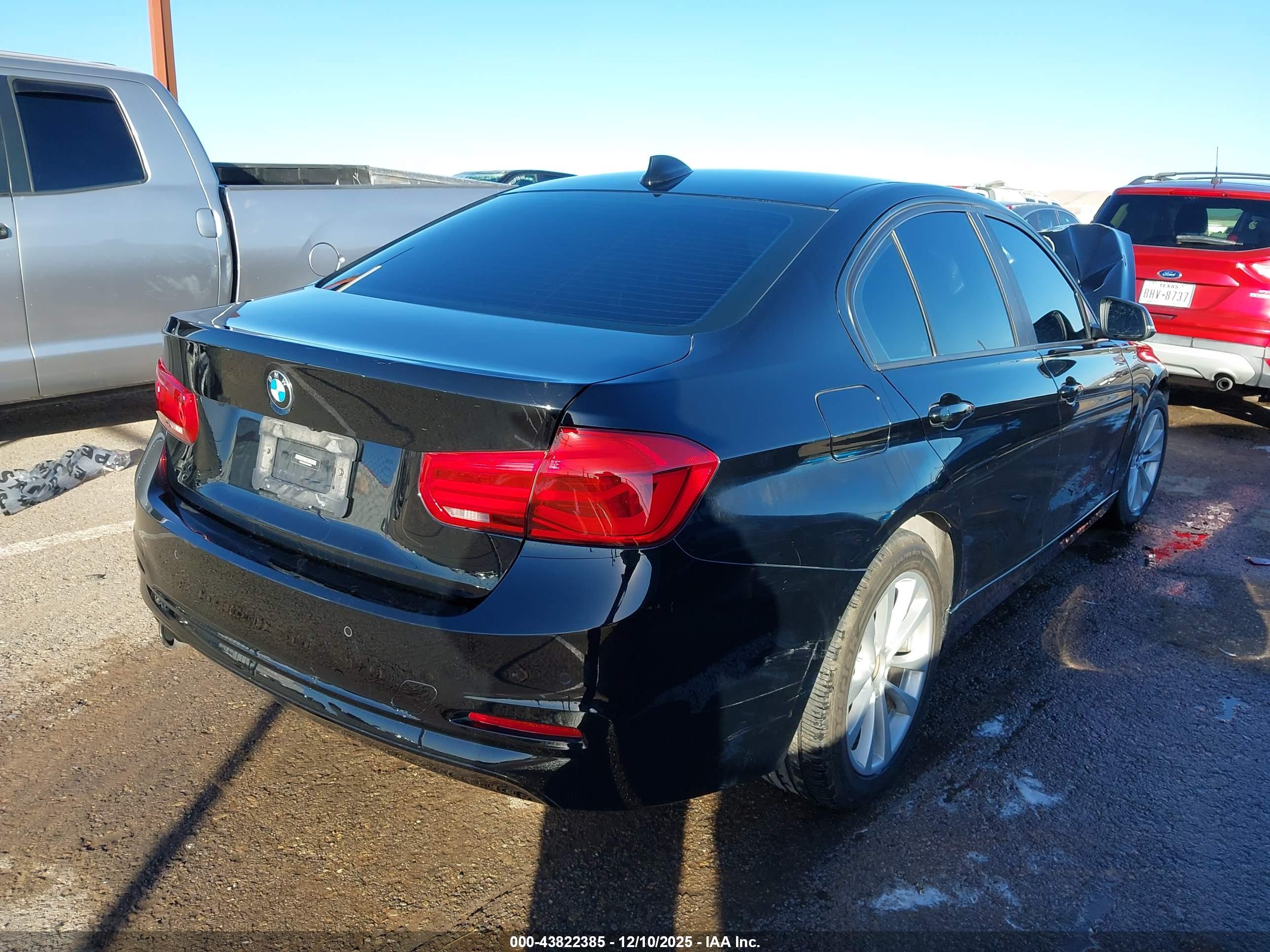BMW 320I image 4