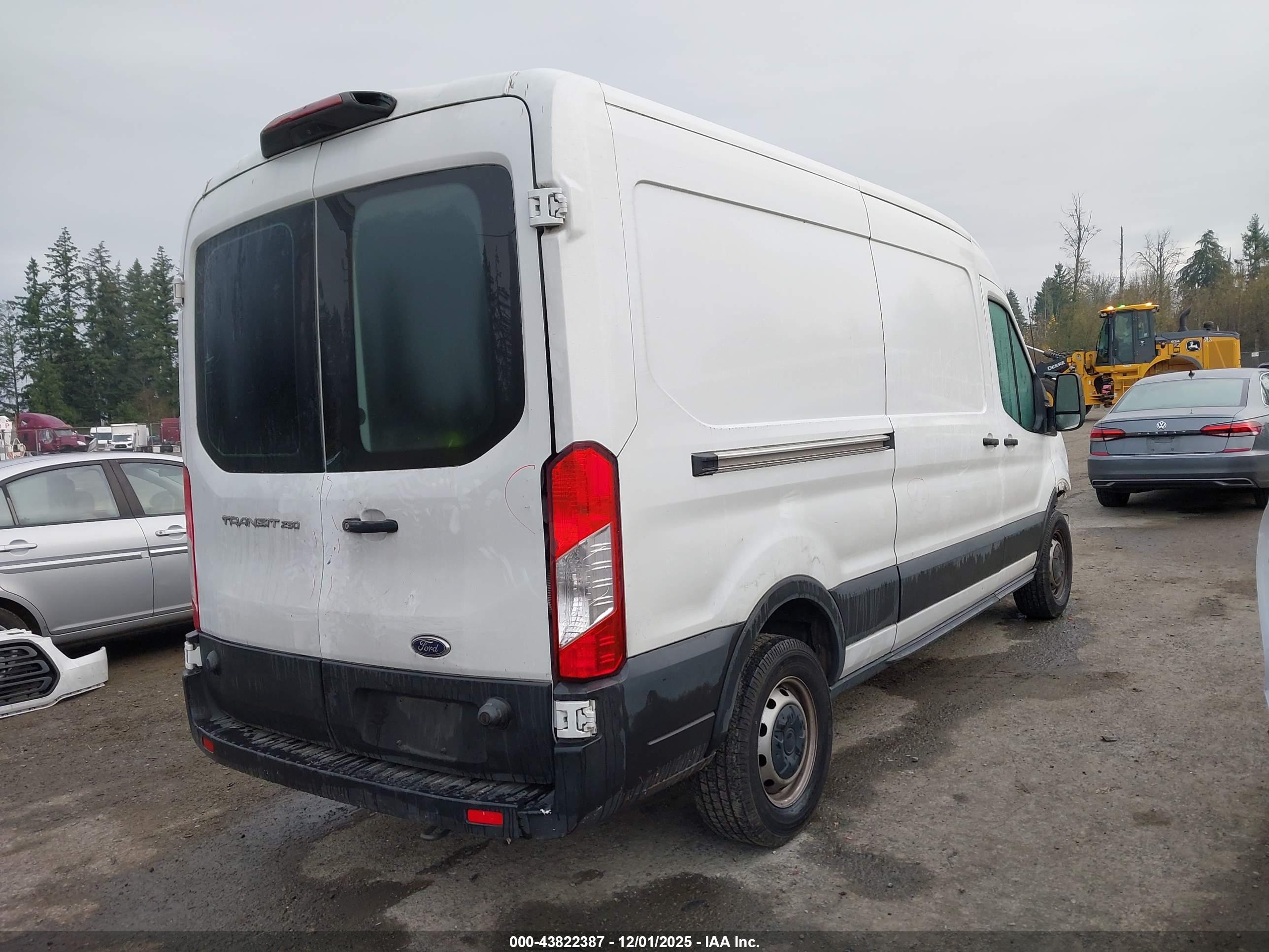 FORD TRANSIT-250 image 4