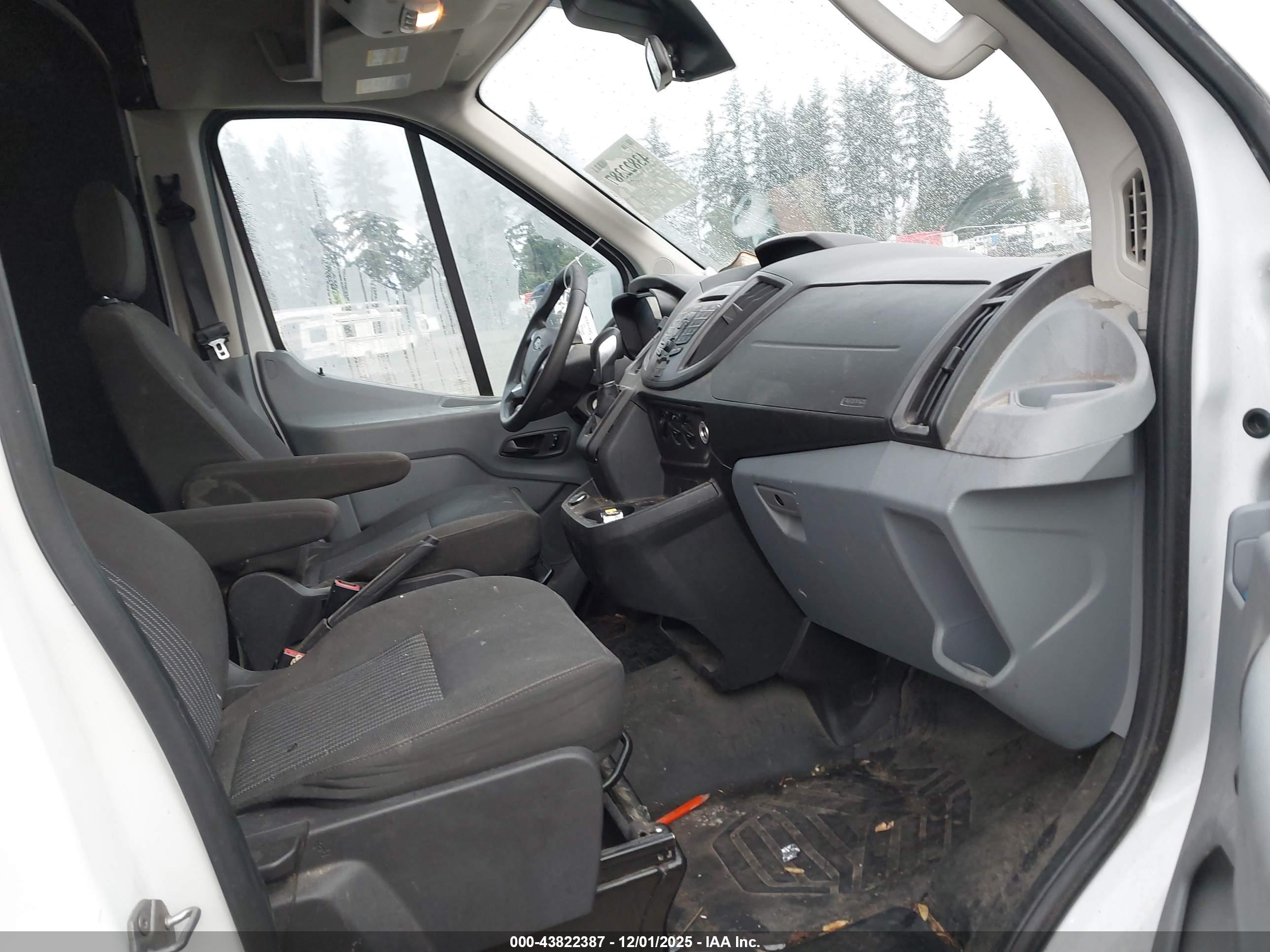 FORD TRANSIT-250 image 5