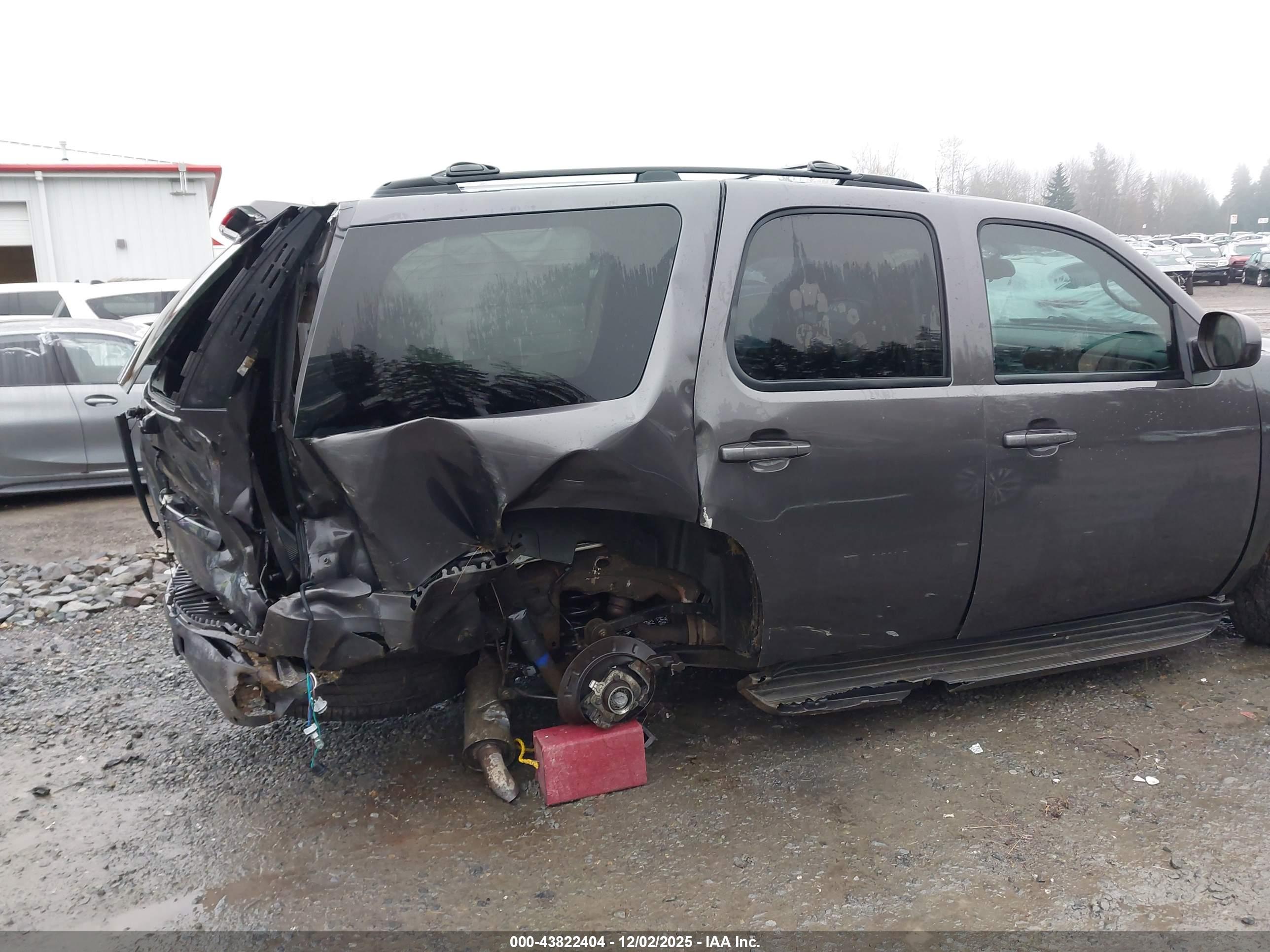 CHEVROLET TAHOE image 6