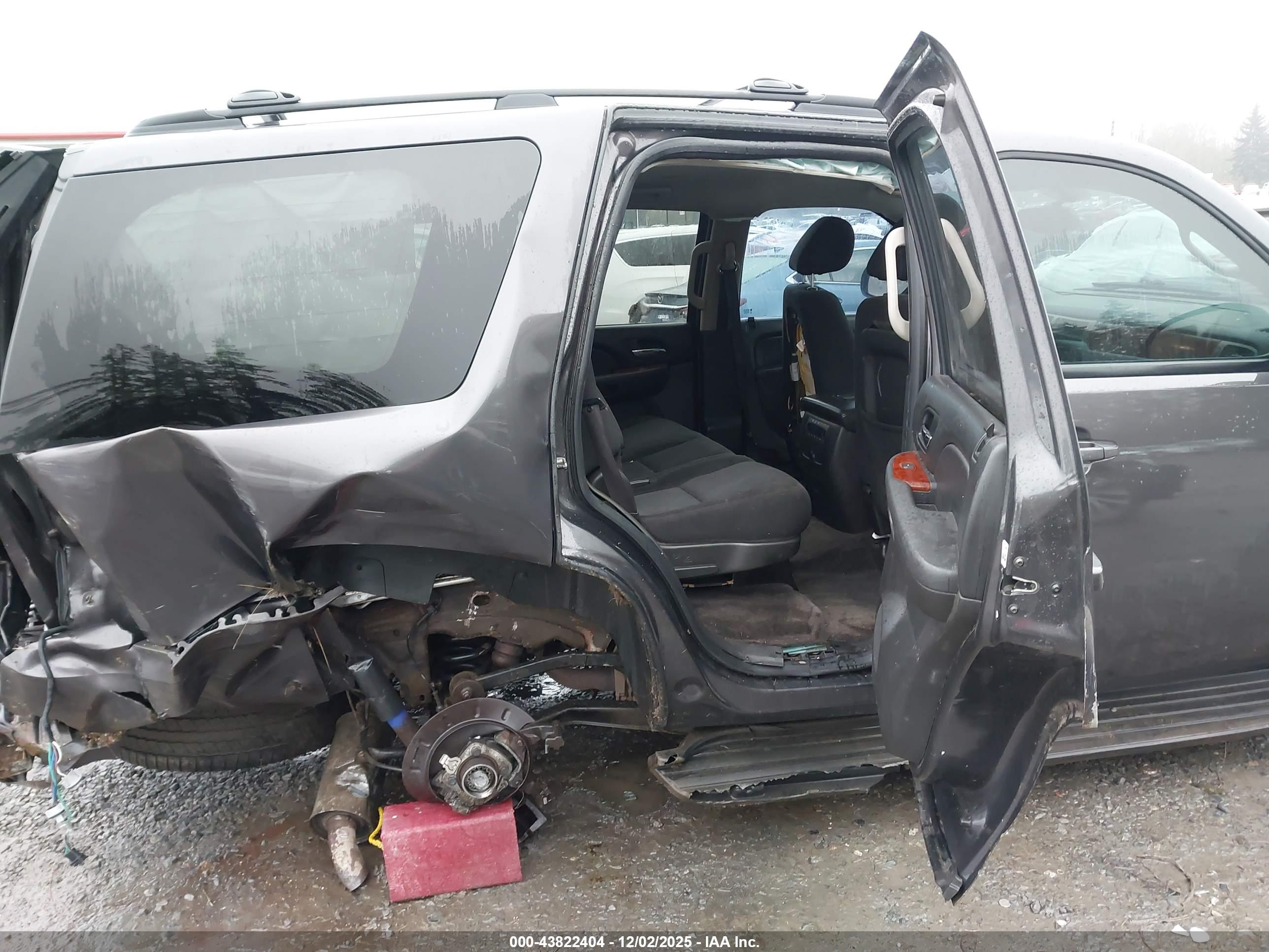 CHEVROLET TAHOE image 8