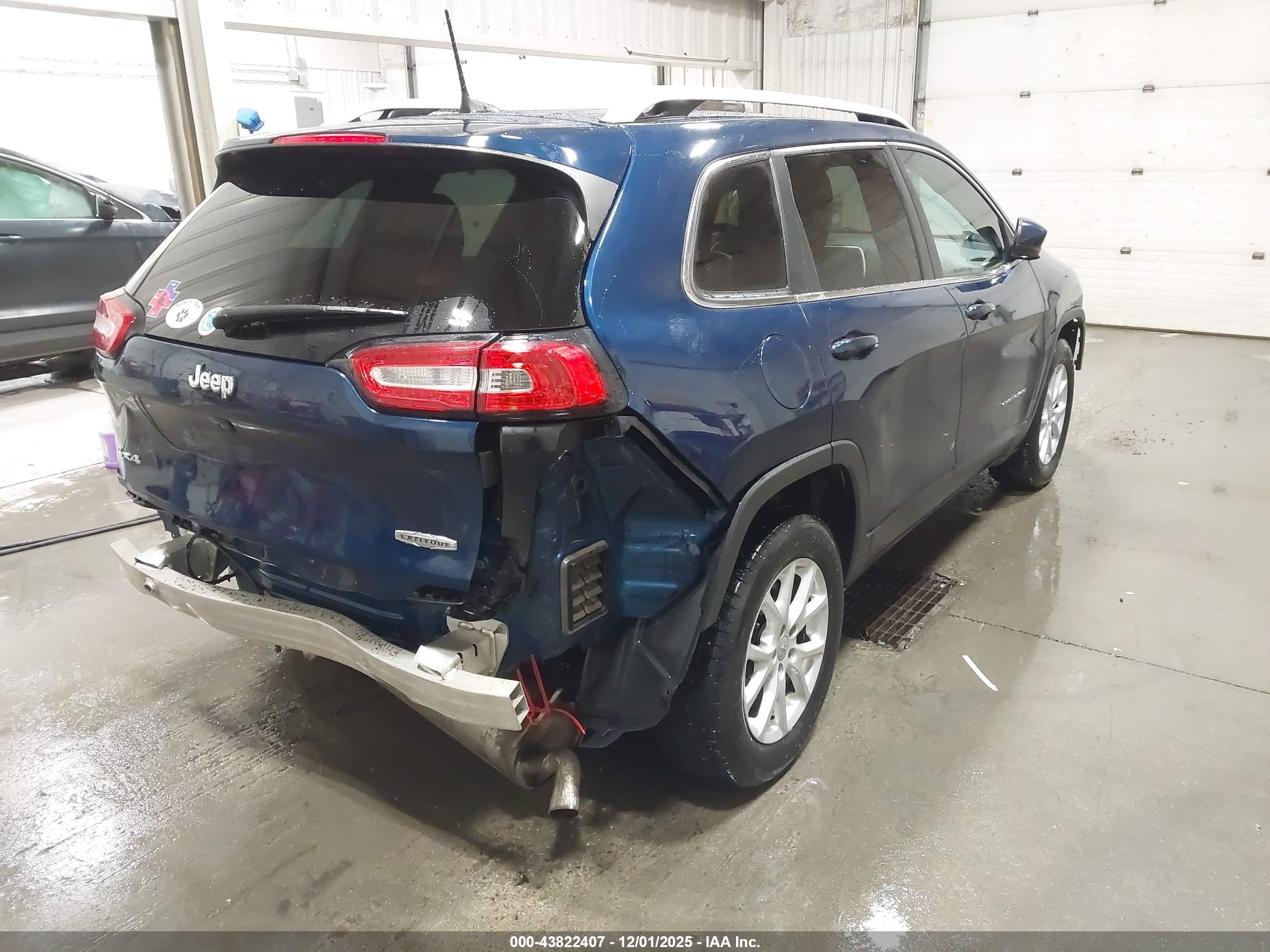 JEEP CHEROKEE image 4