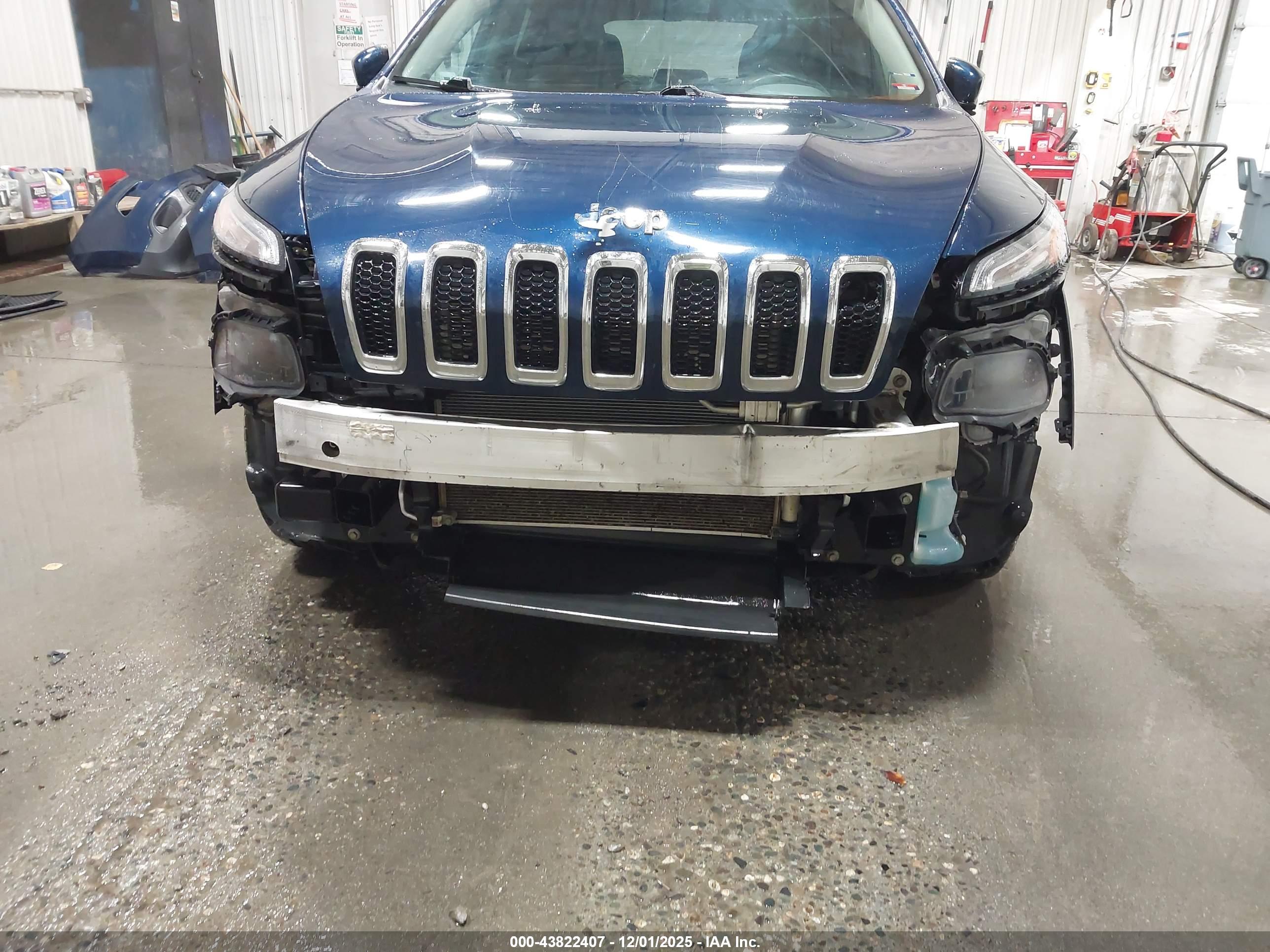 JEEP CHEROKEE image 6