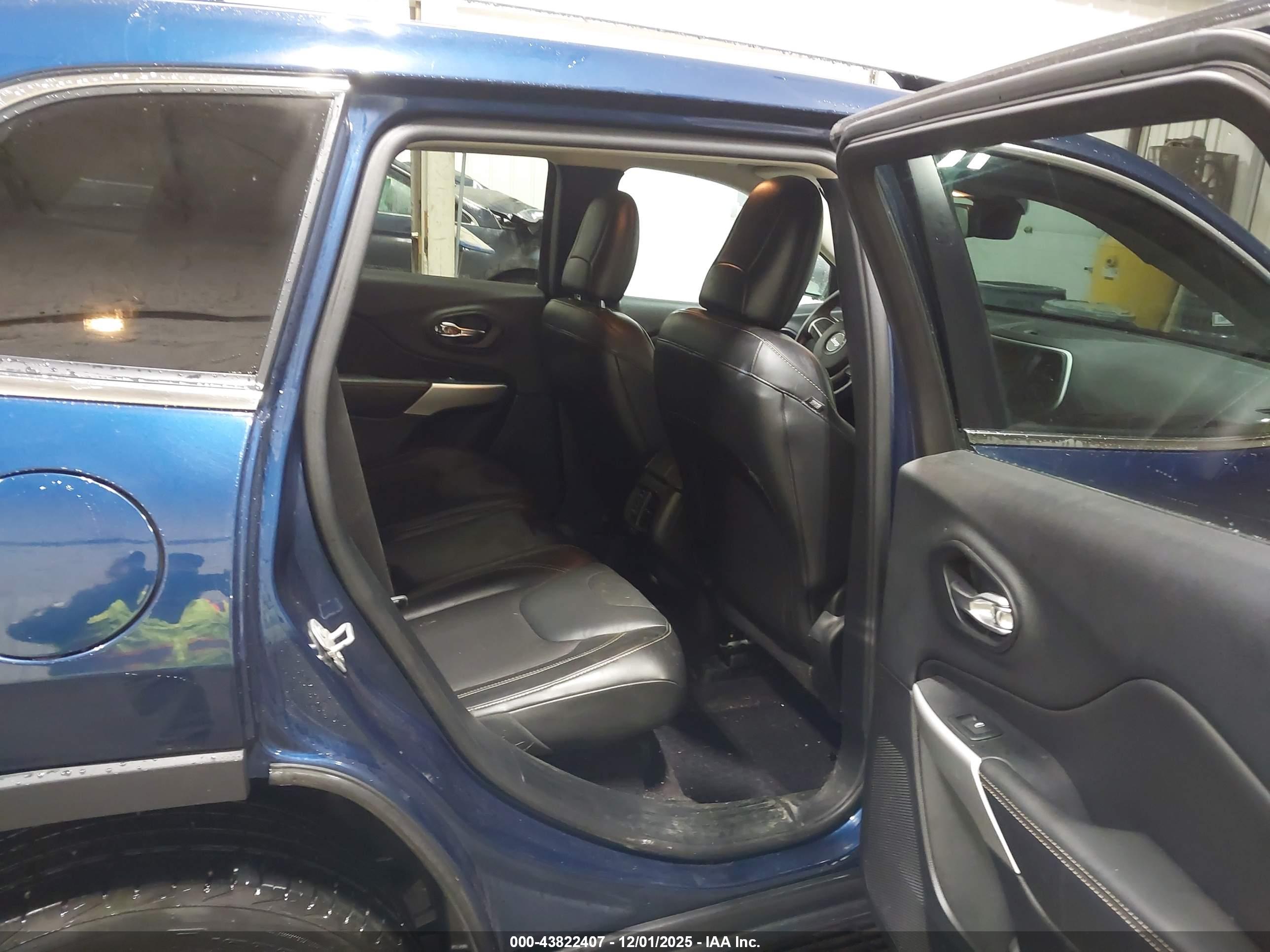JEEP CHEROKEE image 8