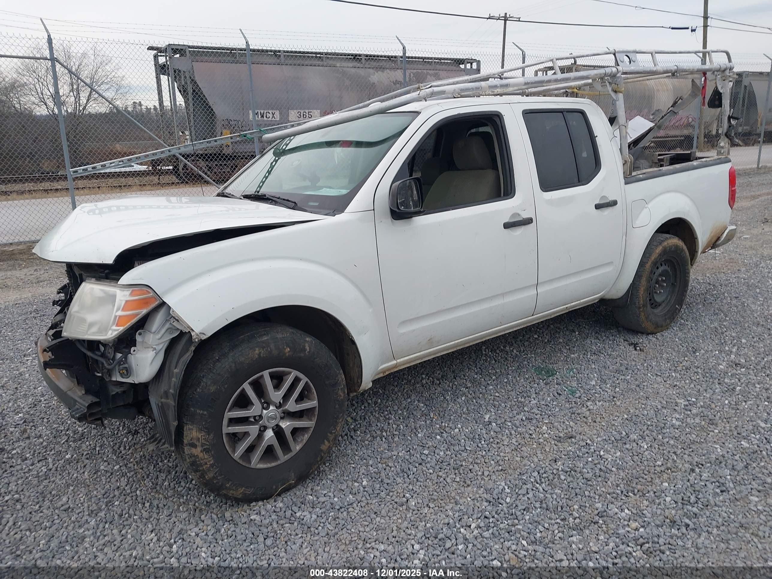 NISSAN FRONTIER image 2