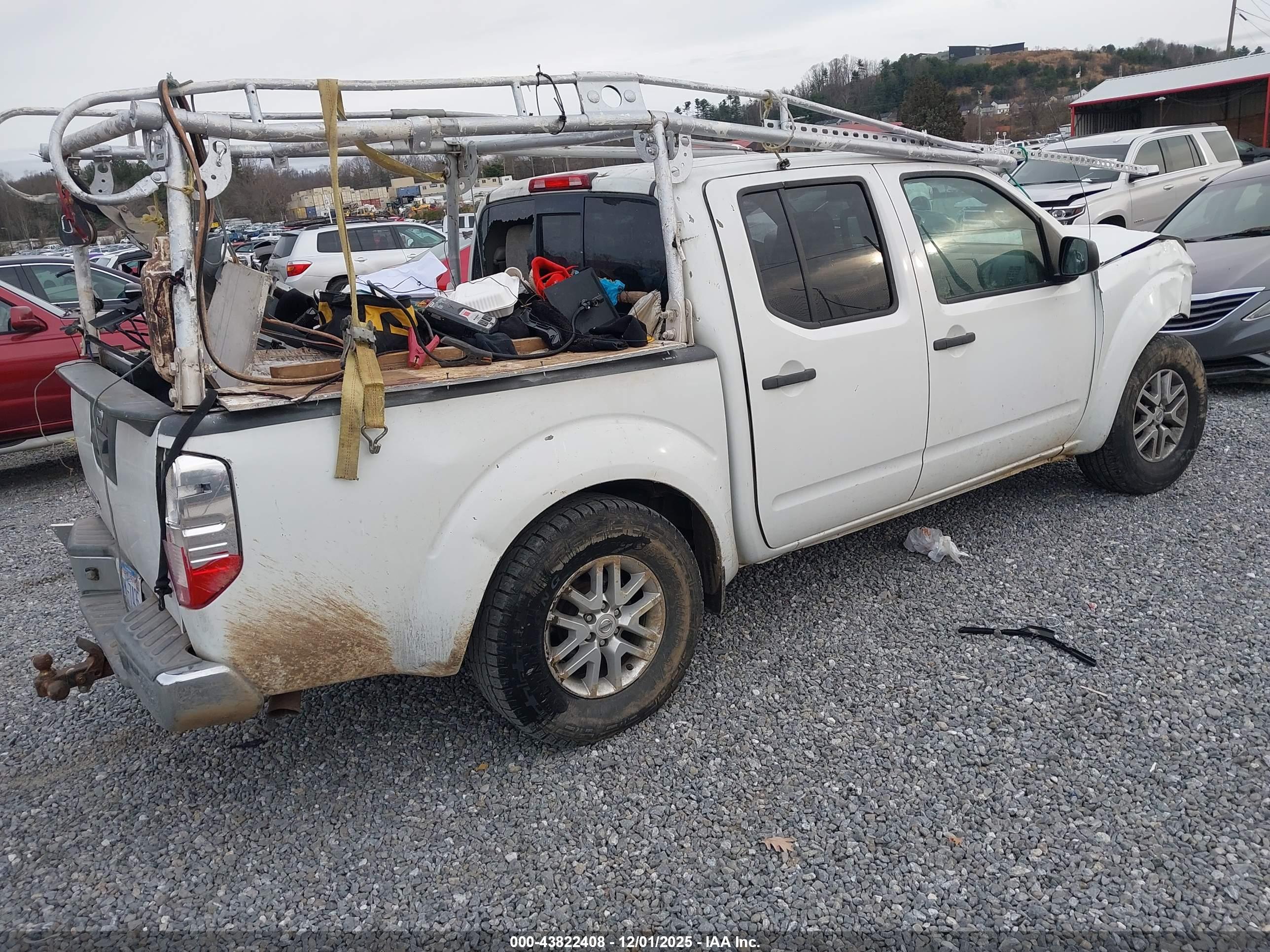 NISSAN FRONTIER image 4