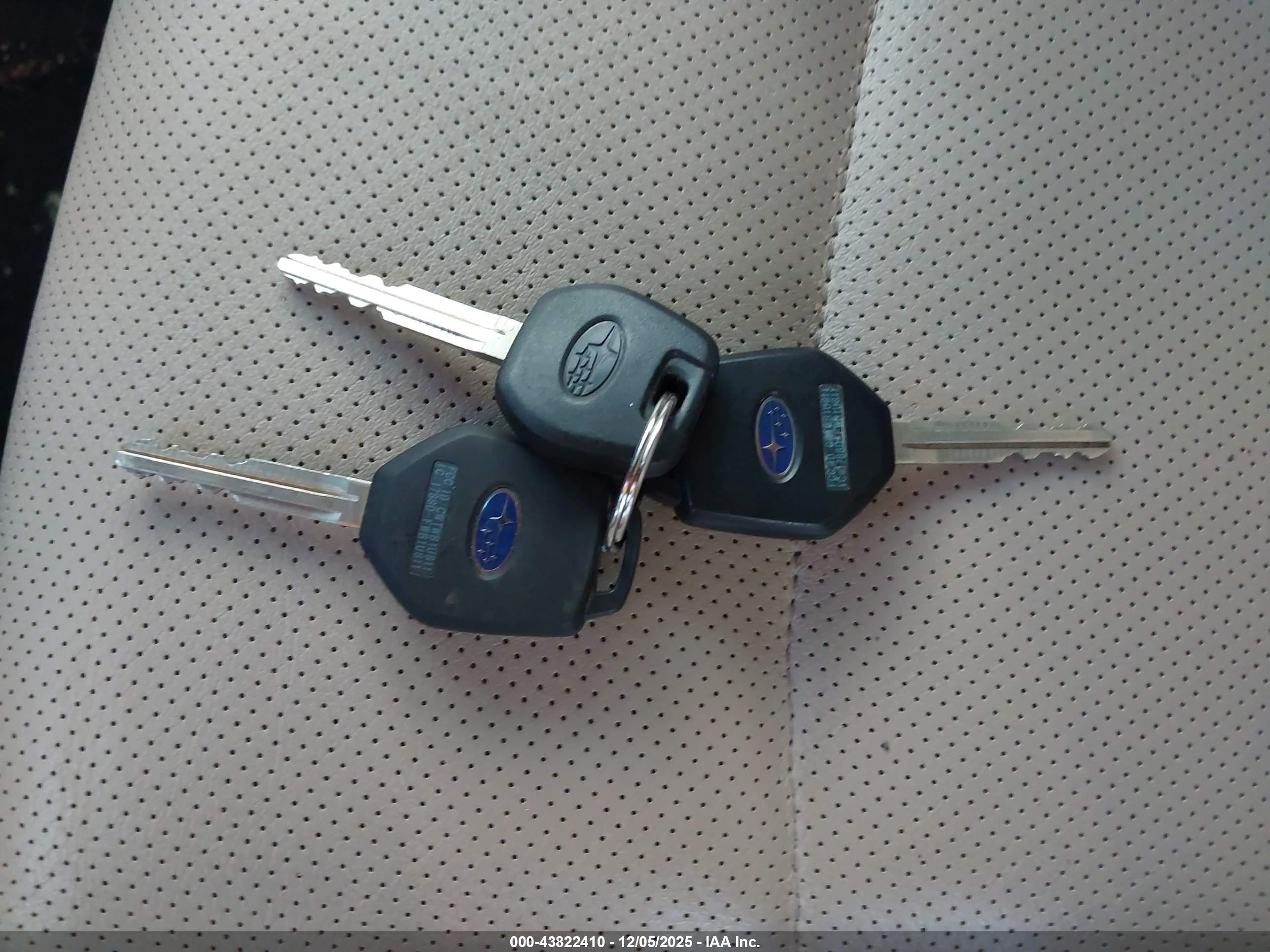 SUBARU OUTBACK image 11