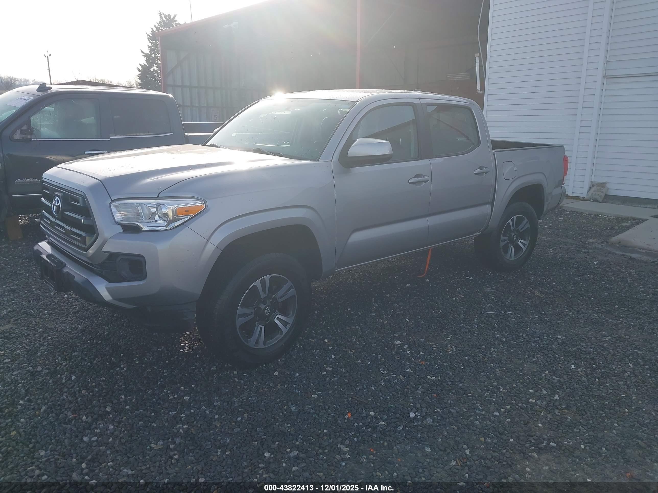 TOYOTA TACOMA image 2