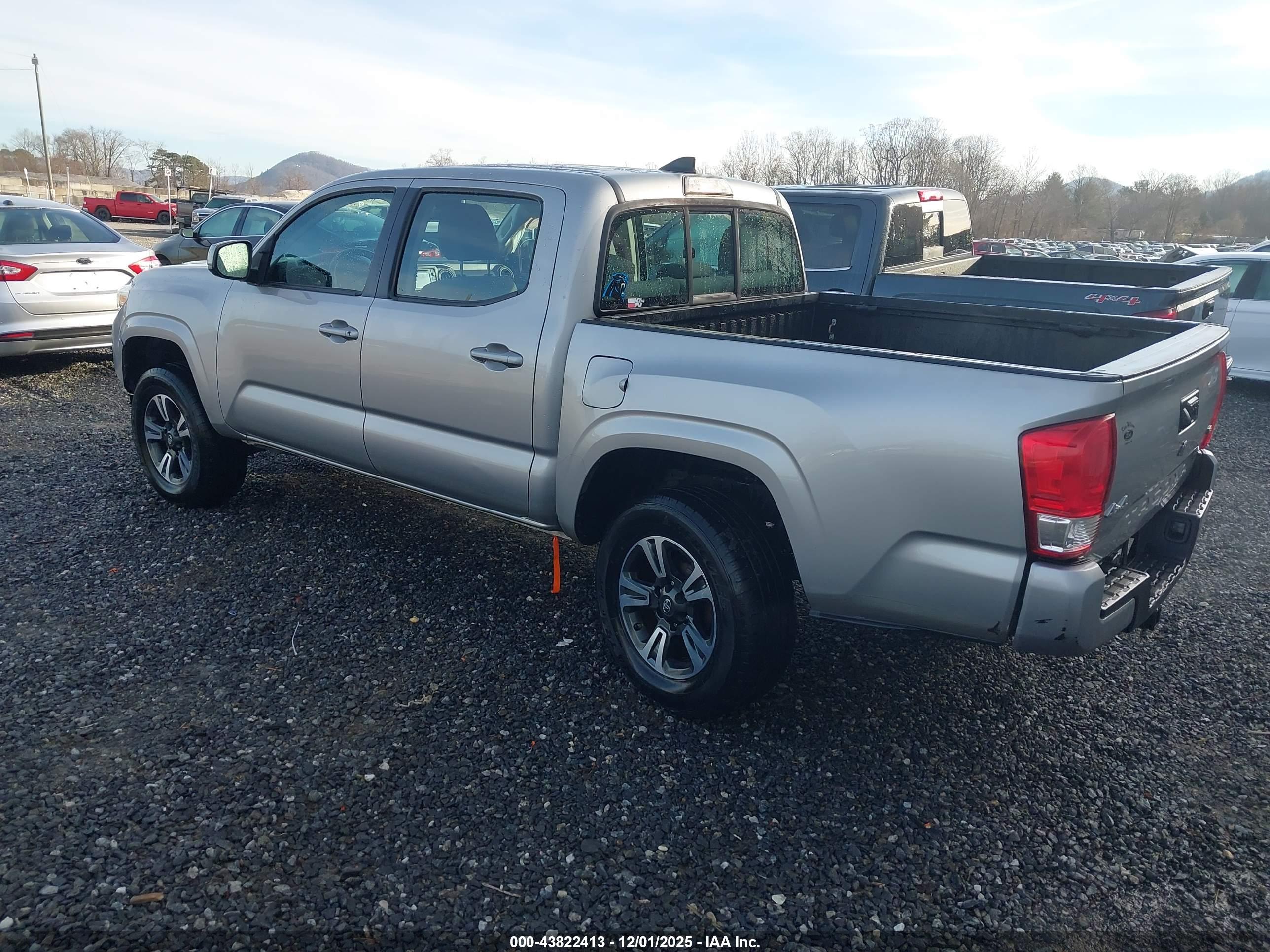 TOYOTA TACOMA image 3