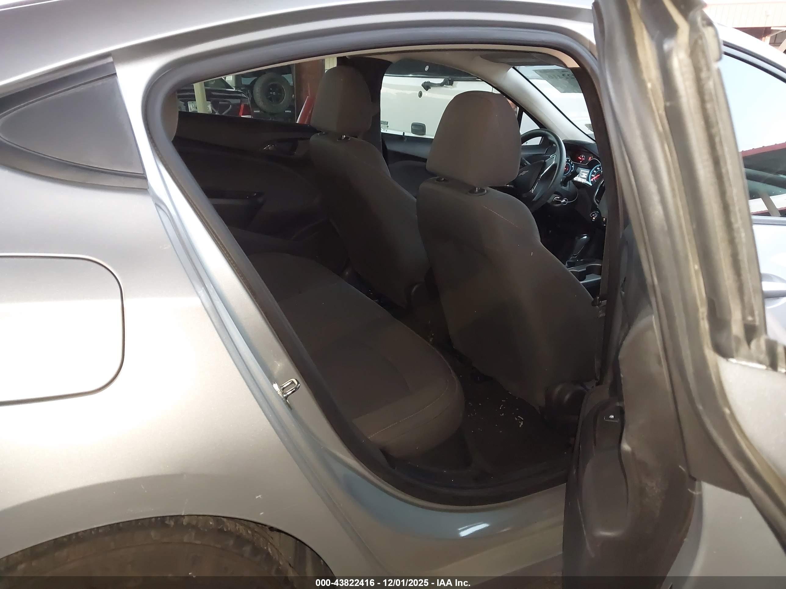 CHEVROLET CRUZE image 8