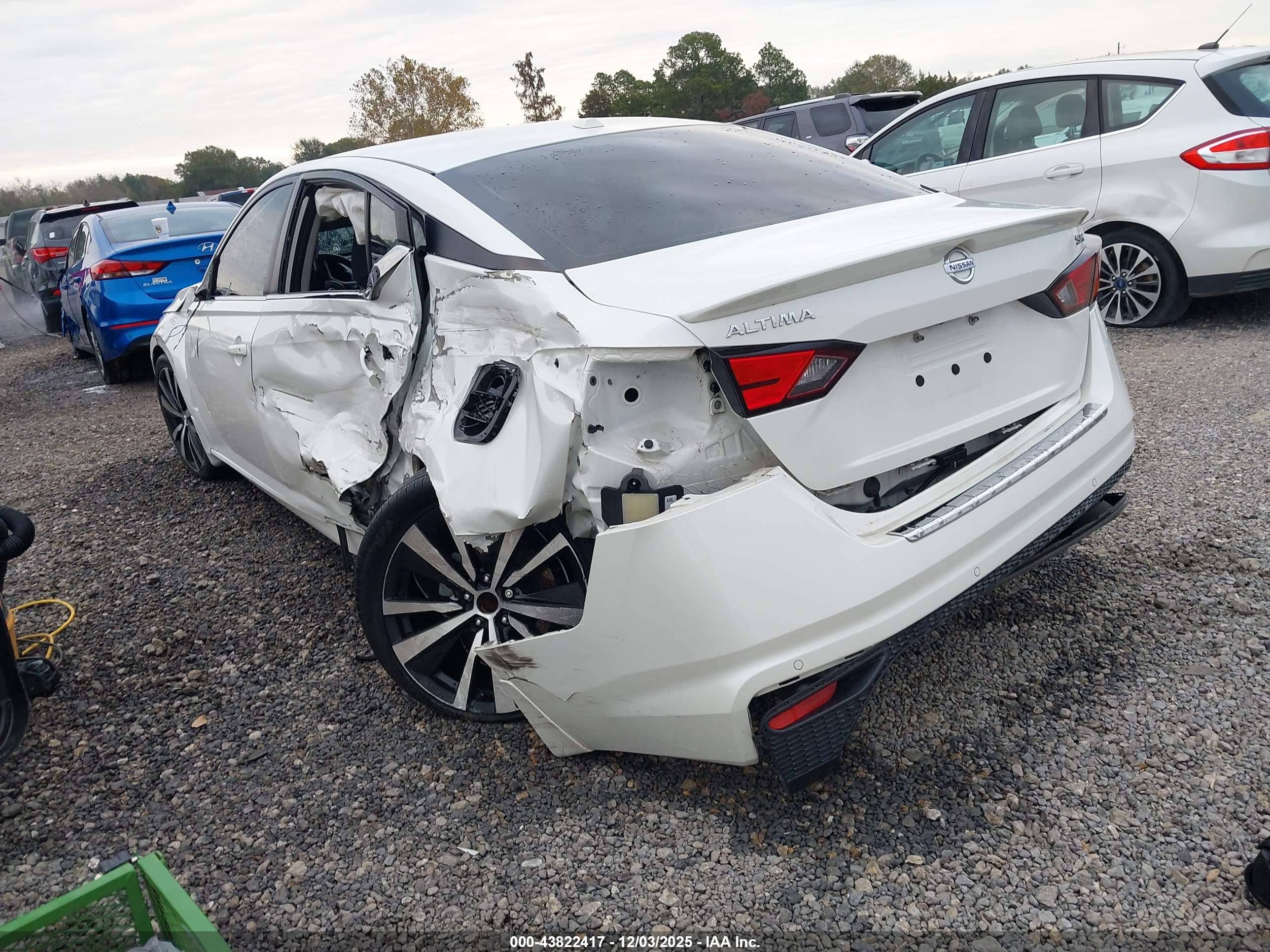 NISSAN ALTIMA image 3