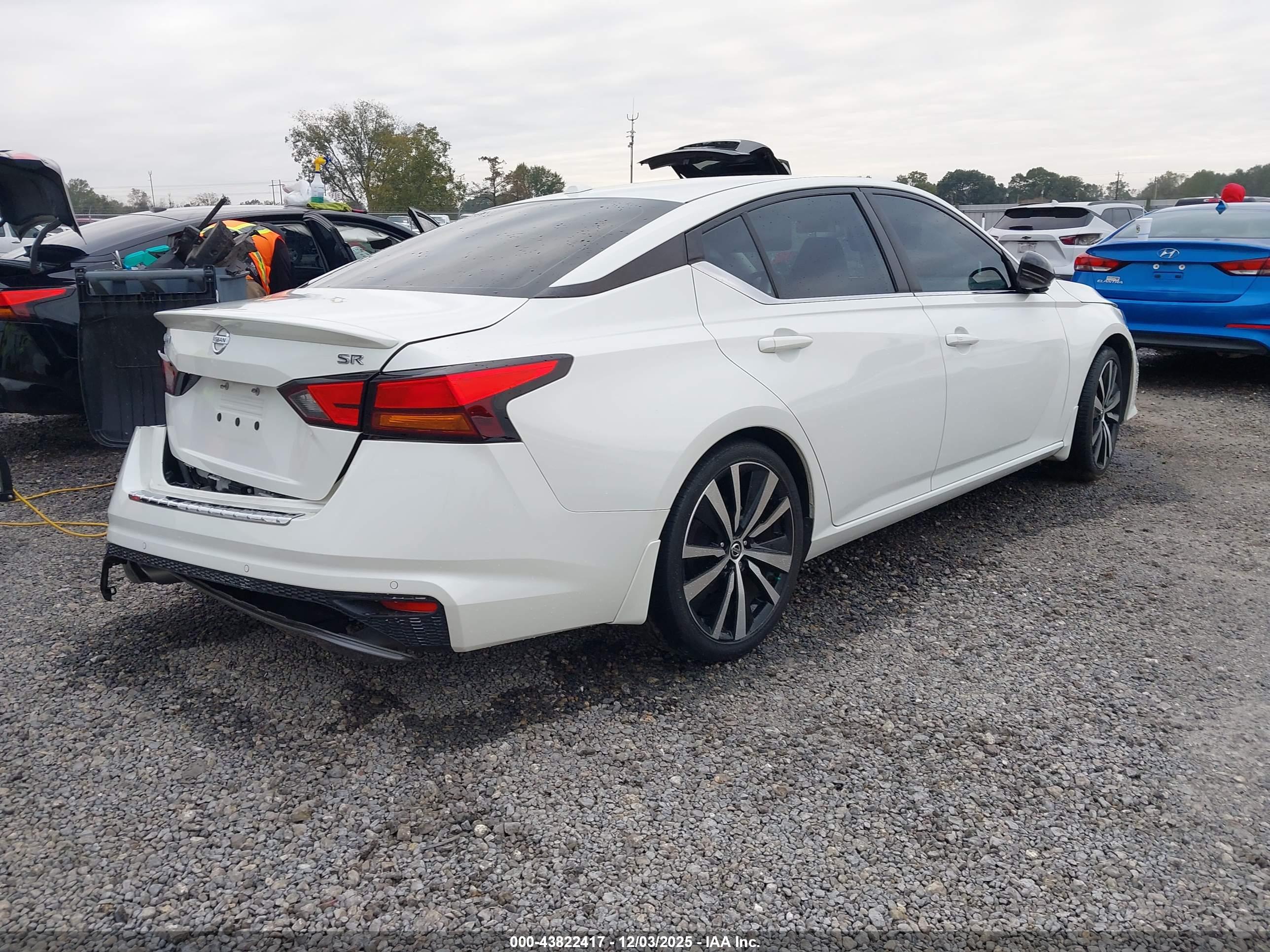 NISSAN ALTIMA image 4
