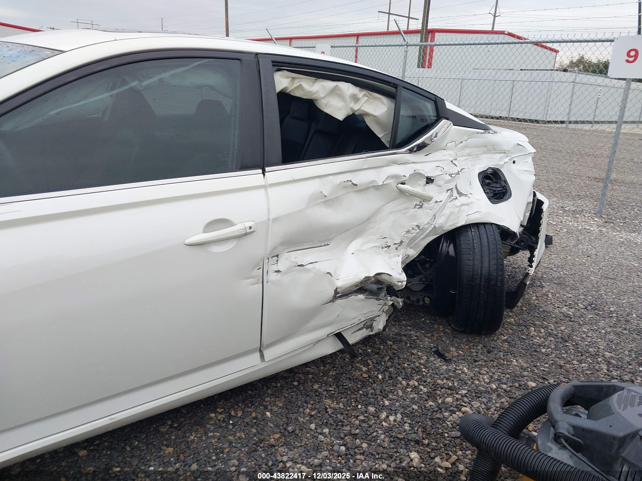 NISSAN ALTIMA image 6