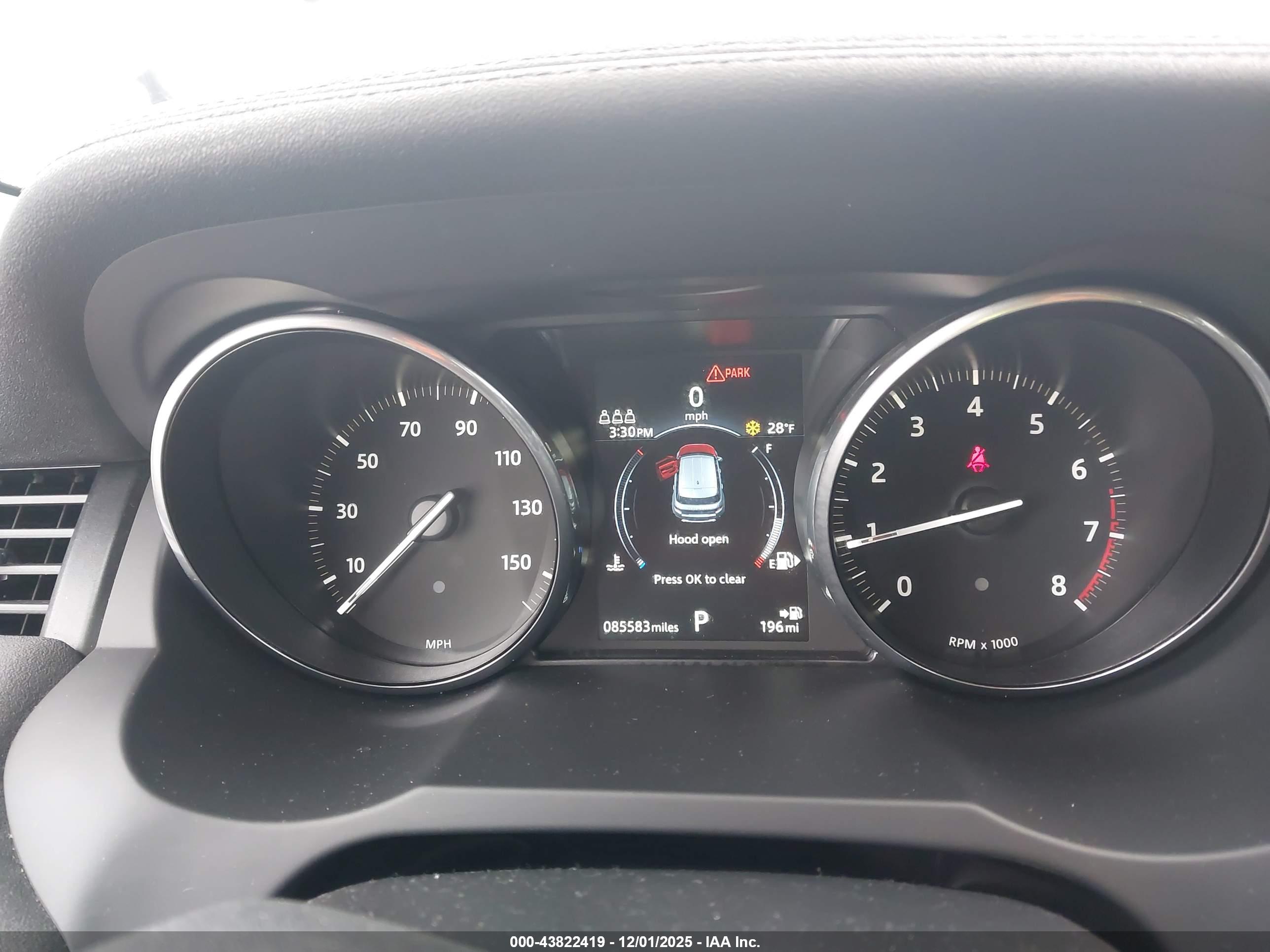 LAND ROVER image 7