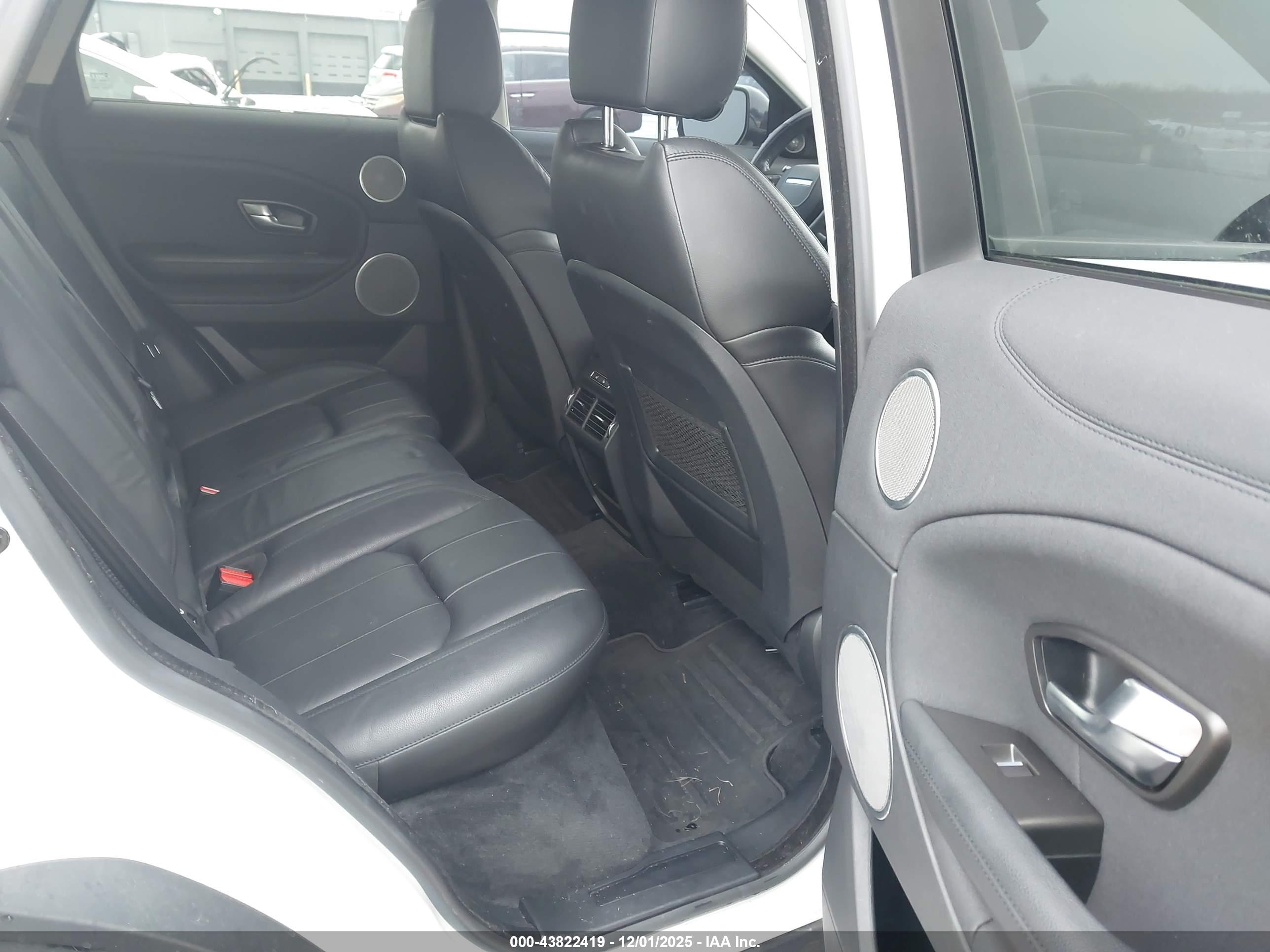 LAND ROVER image 8