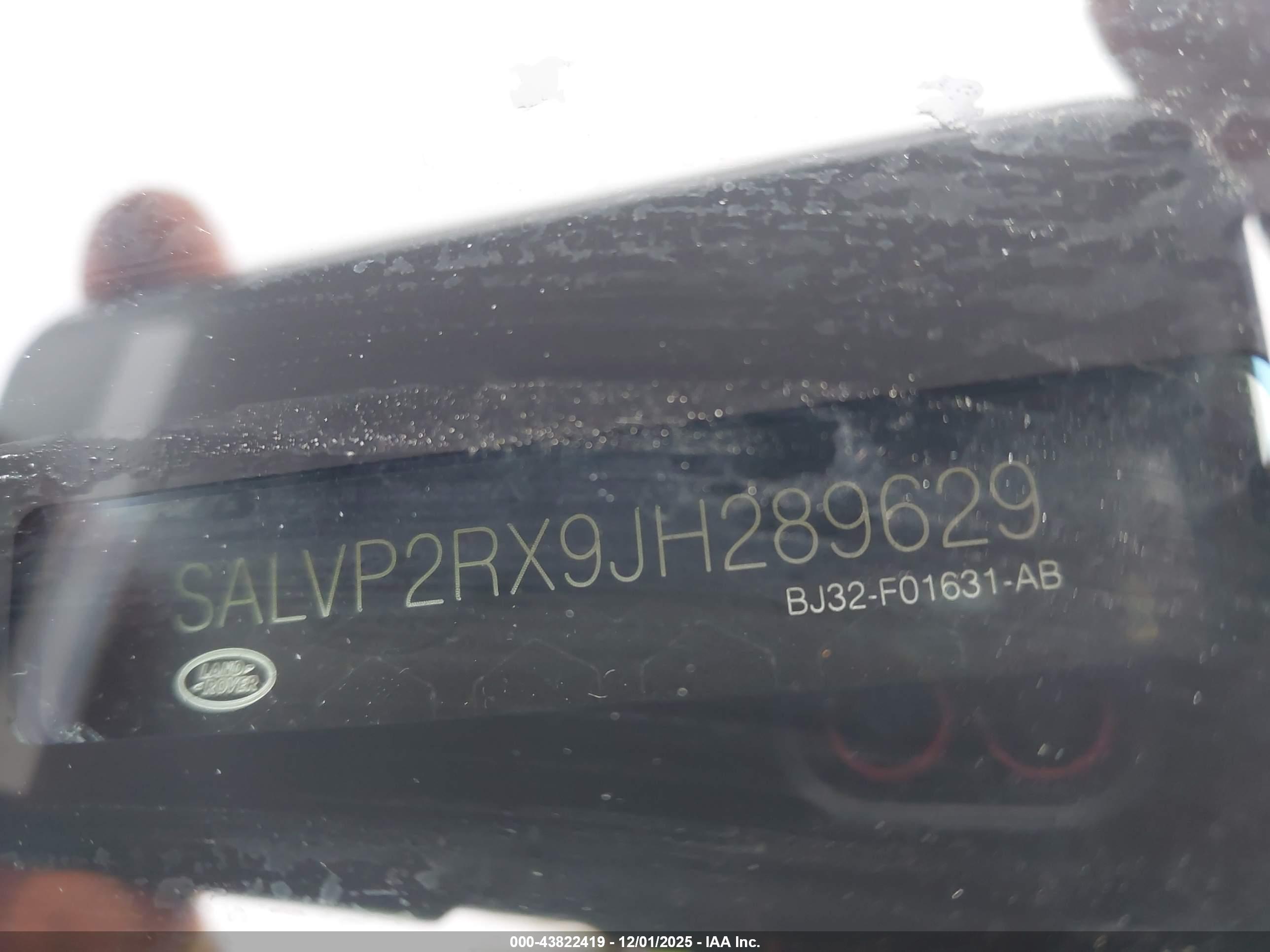 LAND ROVER image 9