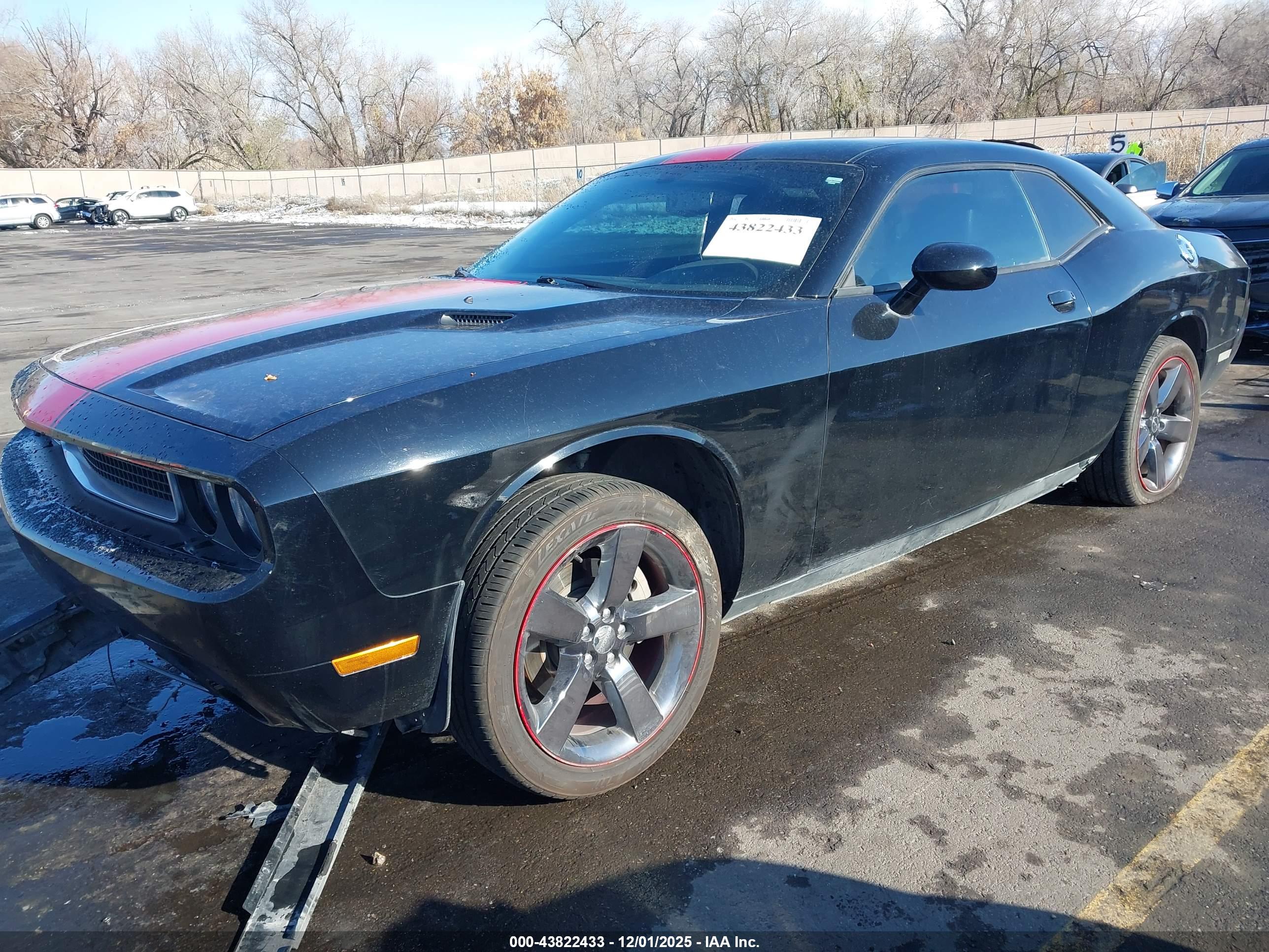 DODGE CHALLENGER image 2