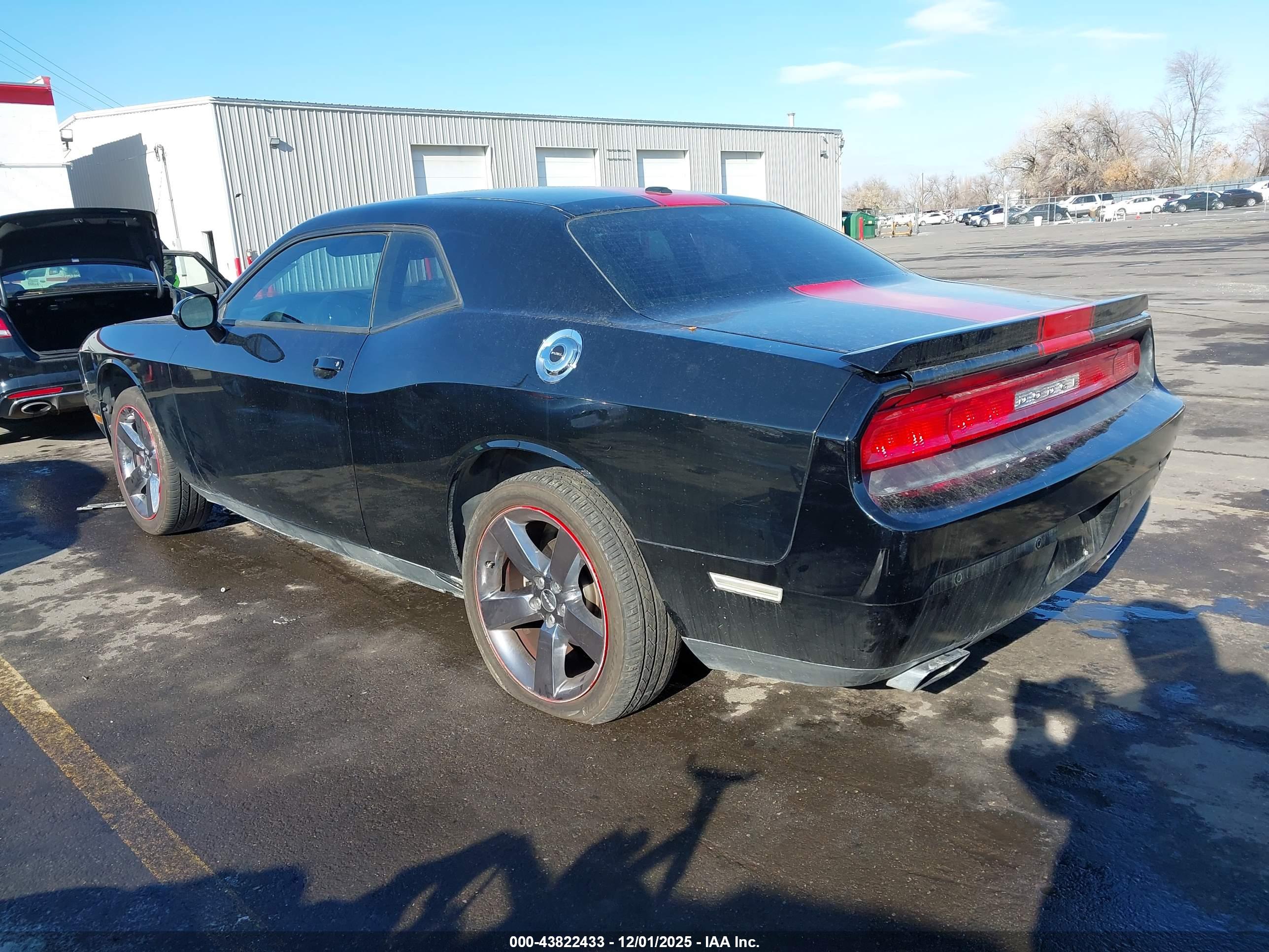 DODGE CHALLENGER image 3