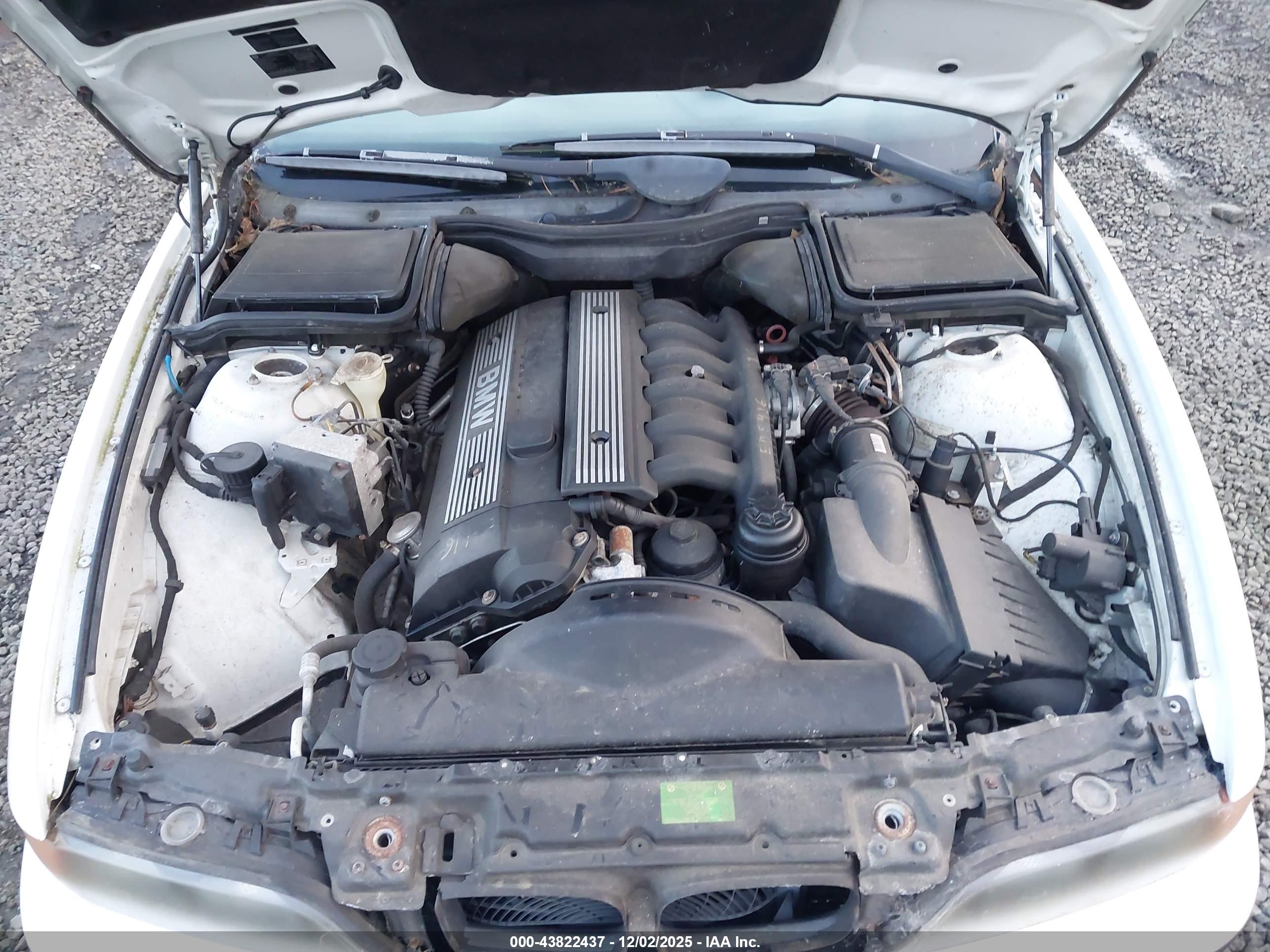 BMW 528I image 10