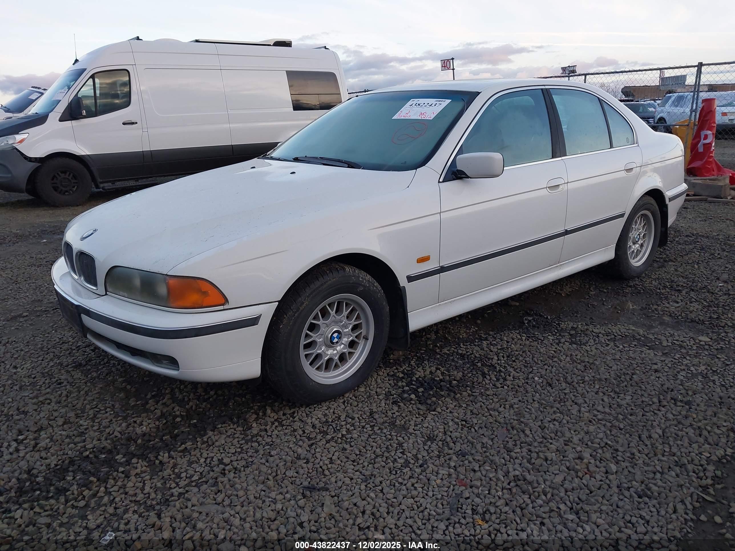 BMW 528I image 2