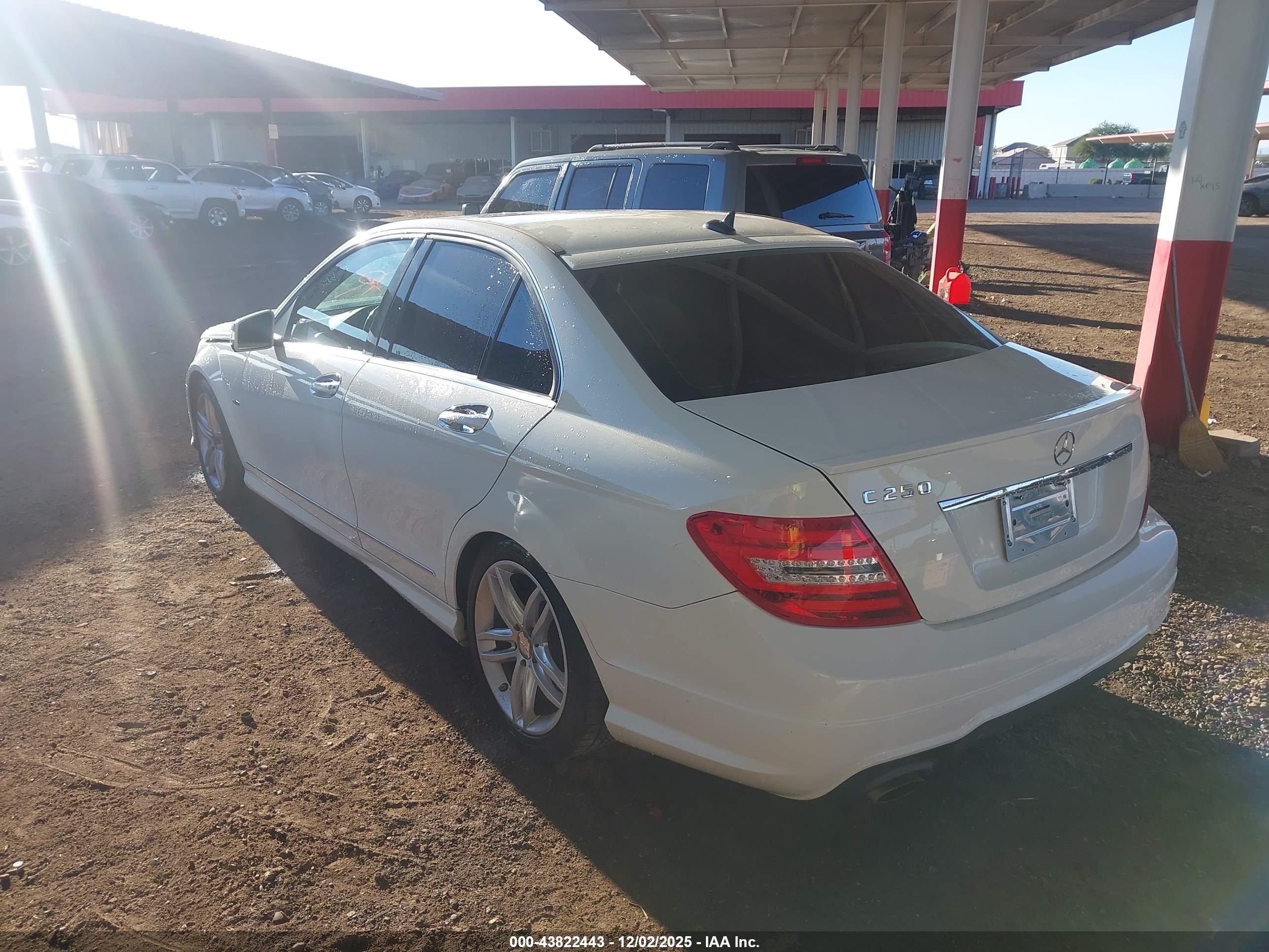 MERCEDES-BENZ C image 3