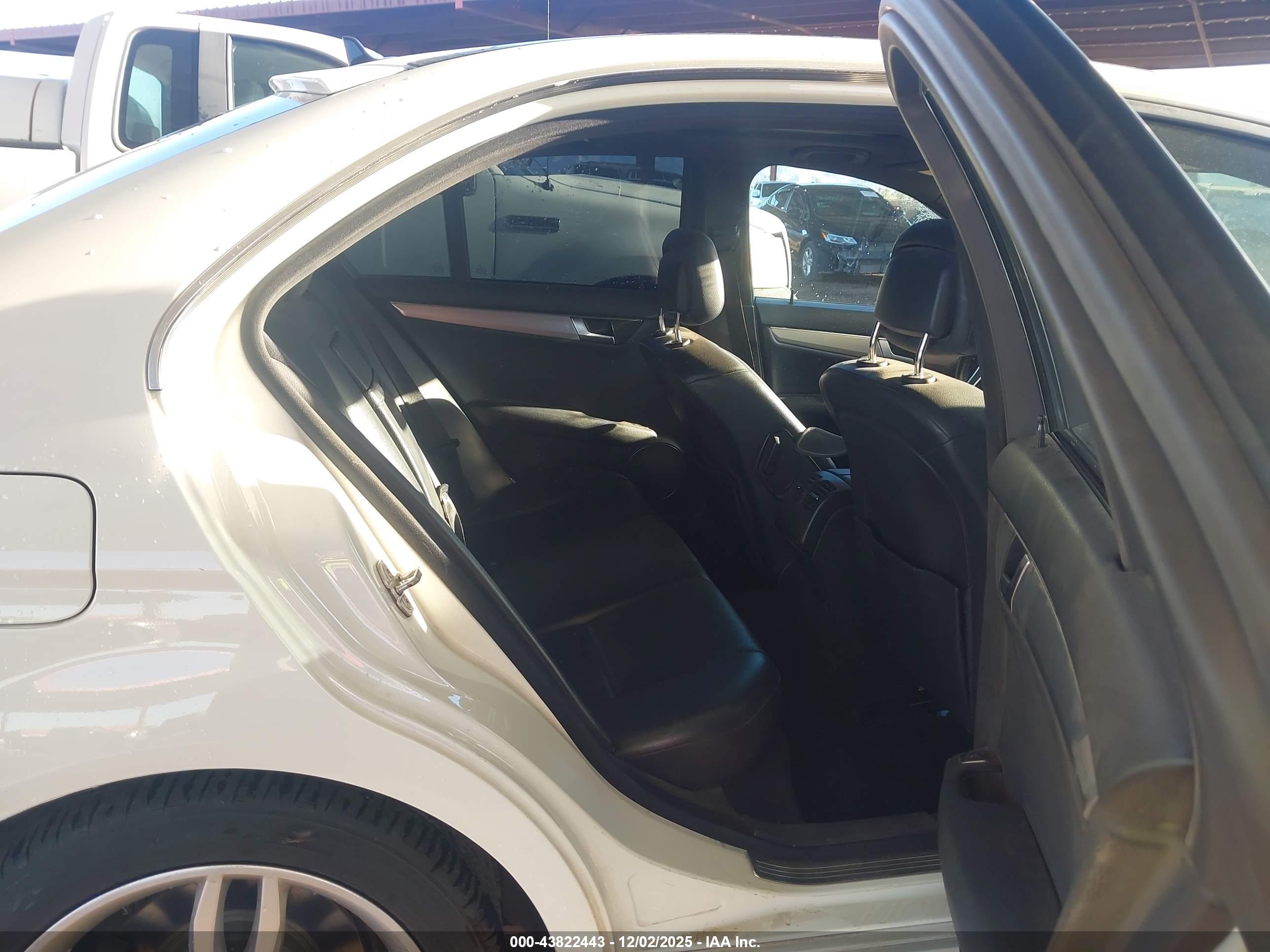 MERCEDES-BENZ C image 8