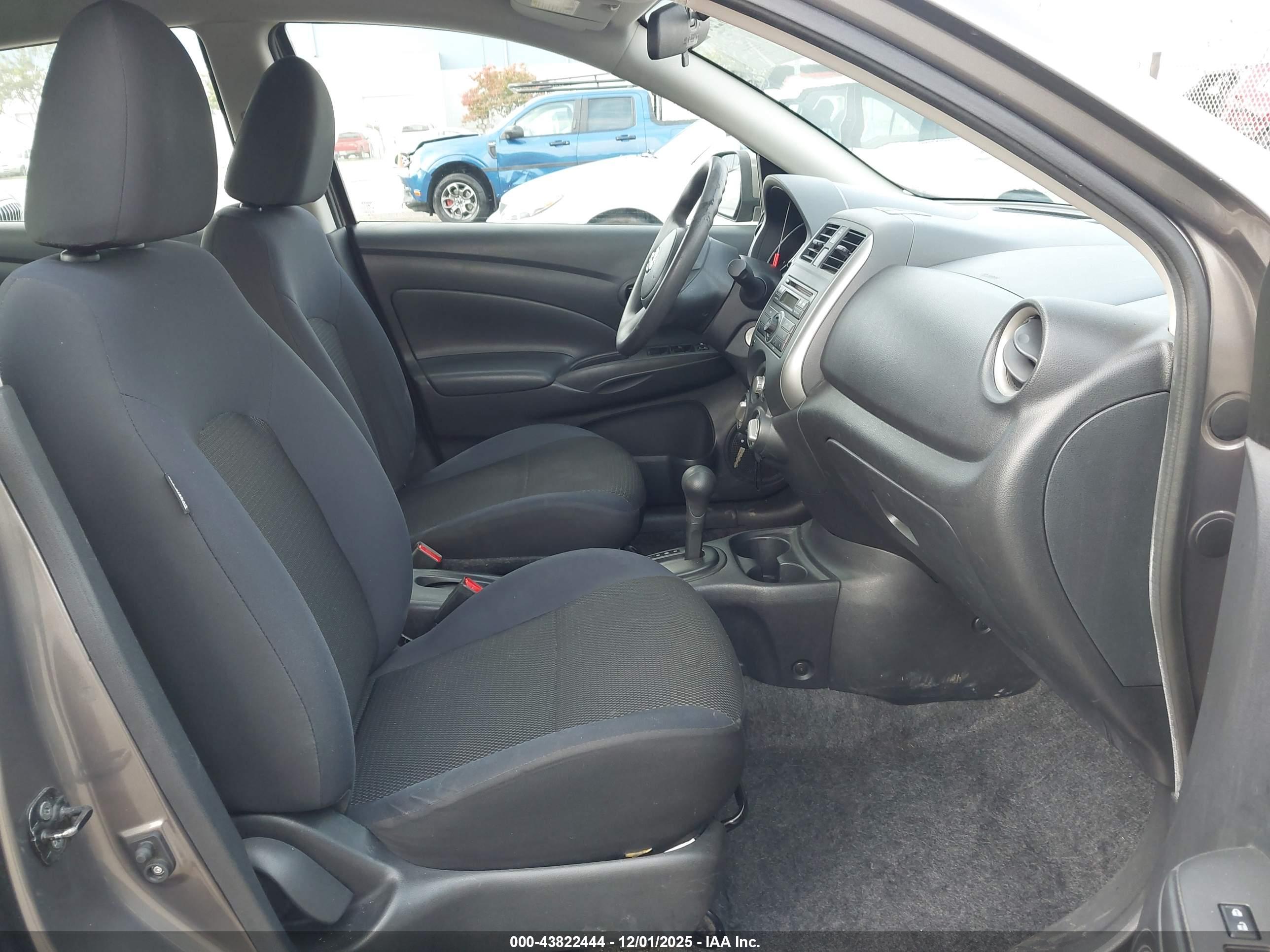 NISSAN VERSA image 5