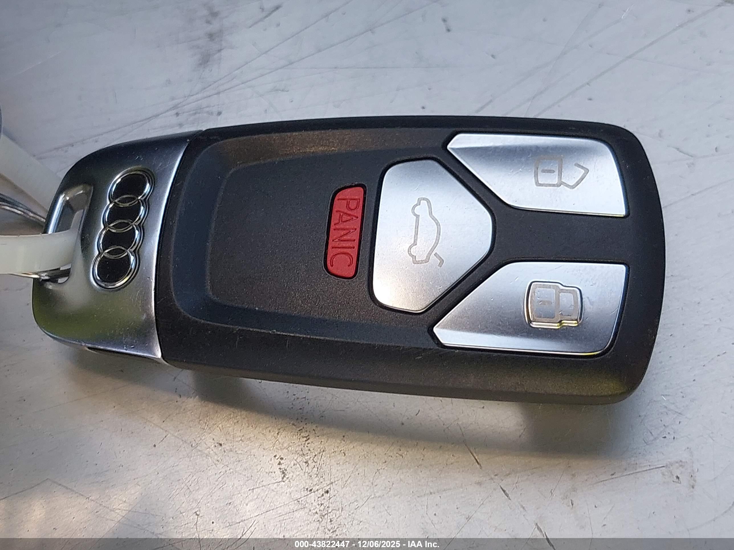 AUDI A4 image 11