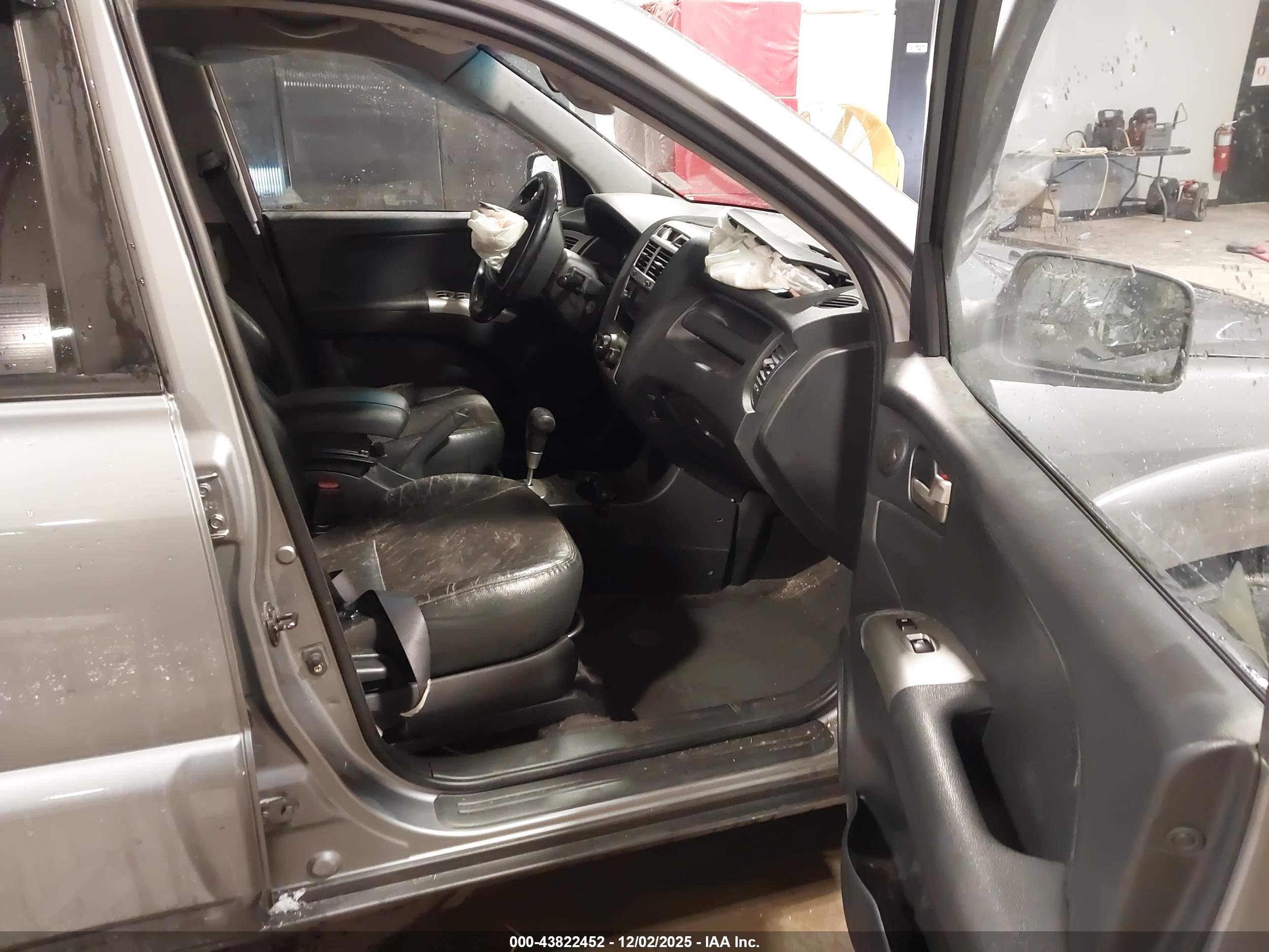 KIA SPORTAGE image 5