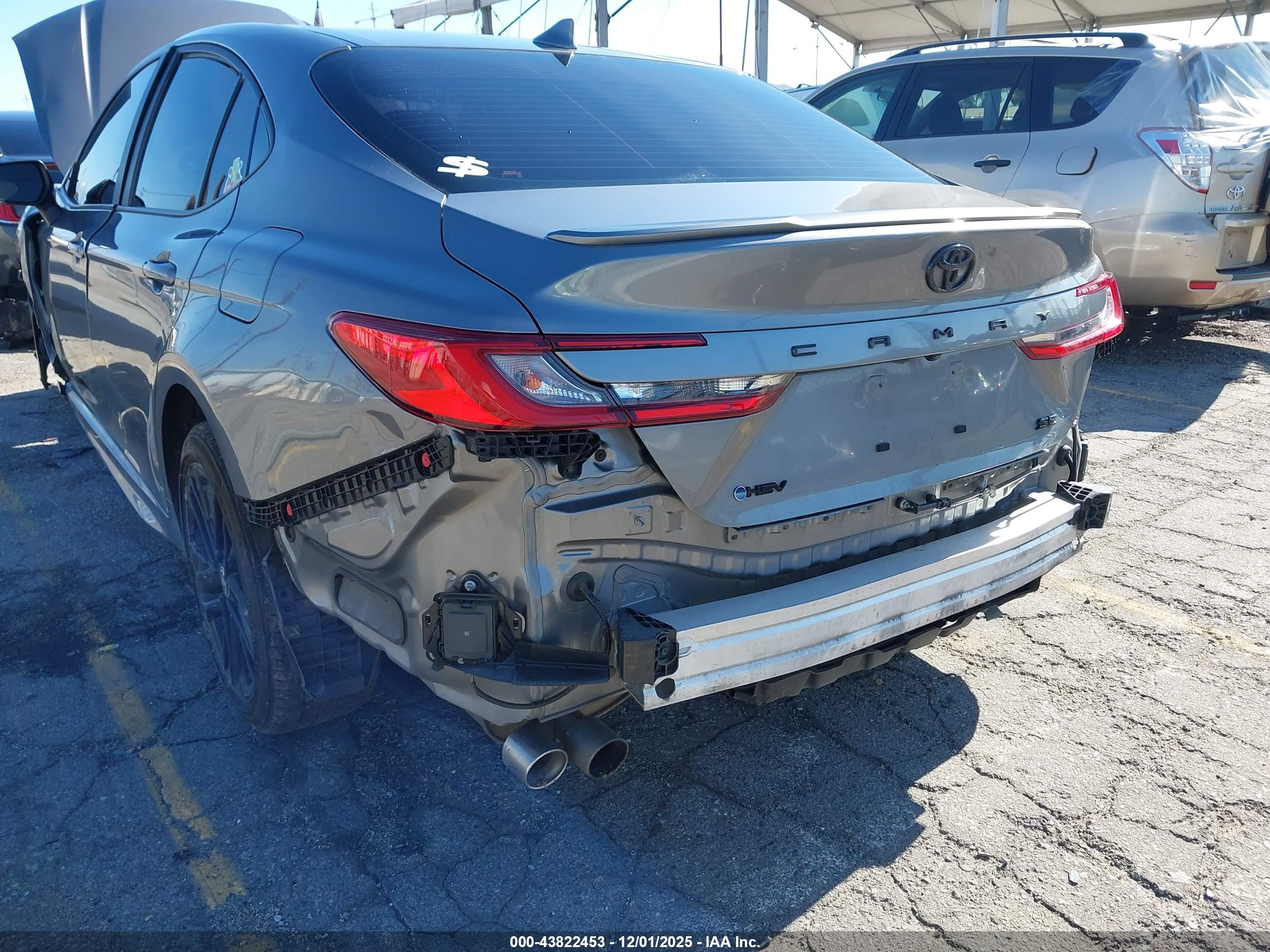 TOYOTA CAMRY image 6