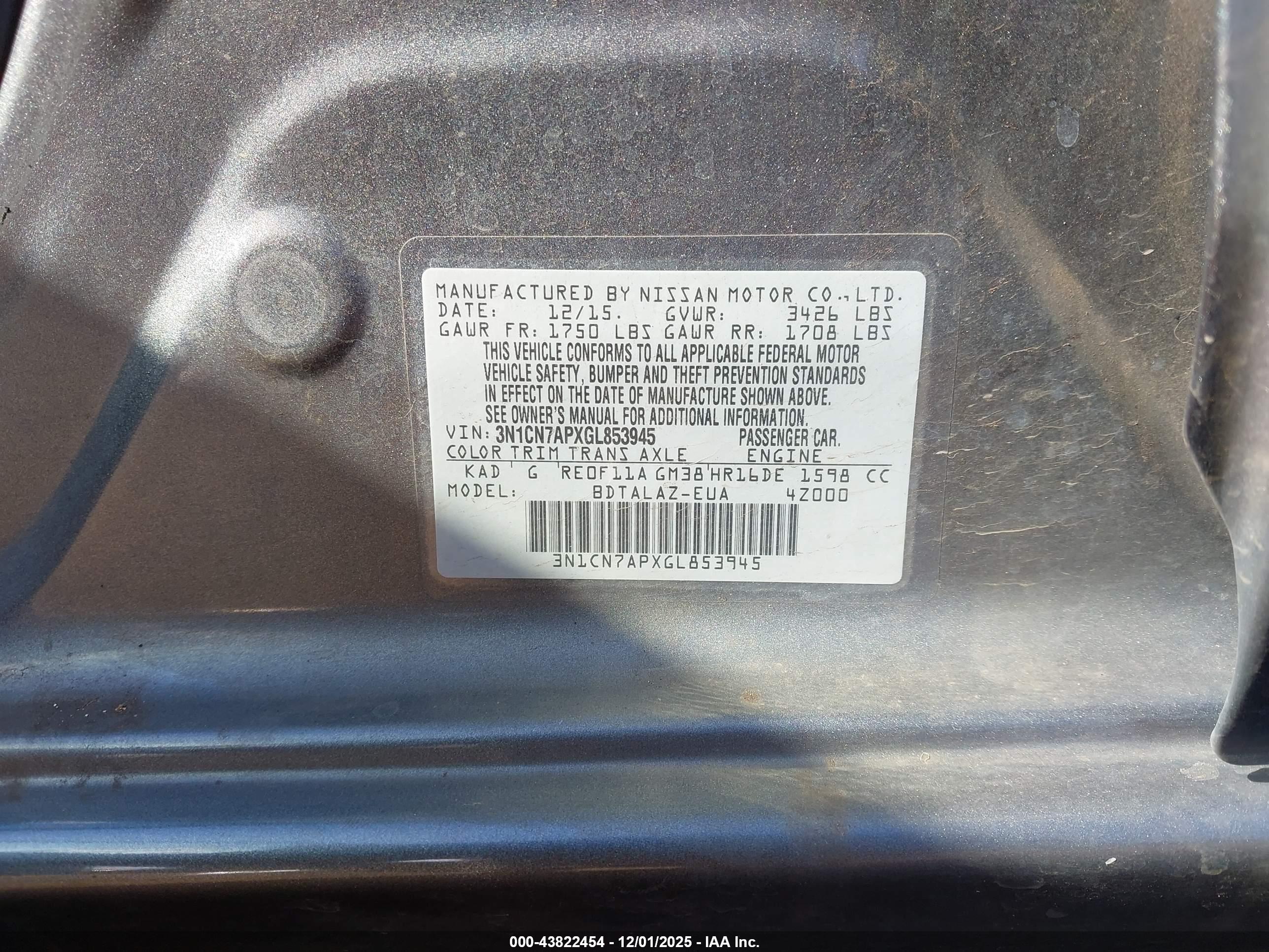 NISSAN VERSA image 9