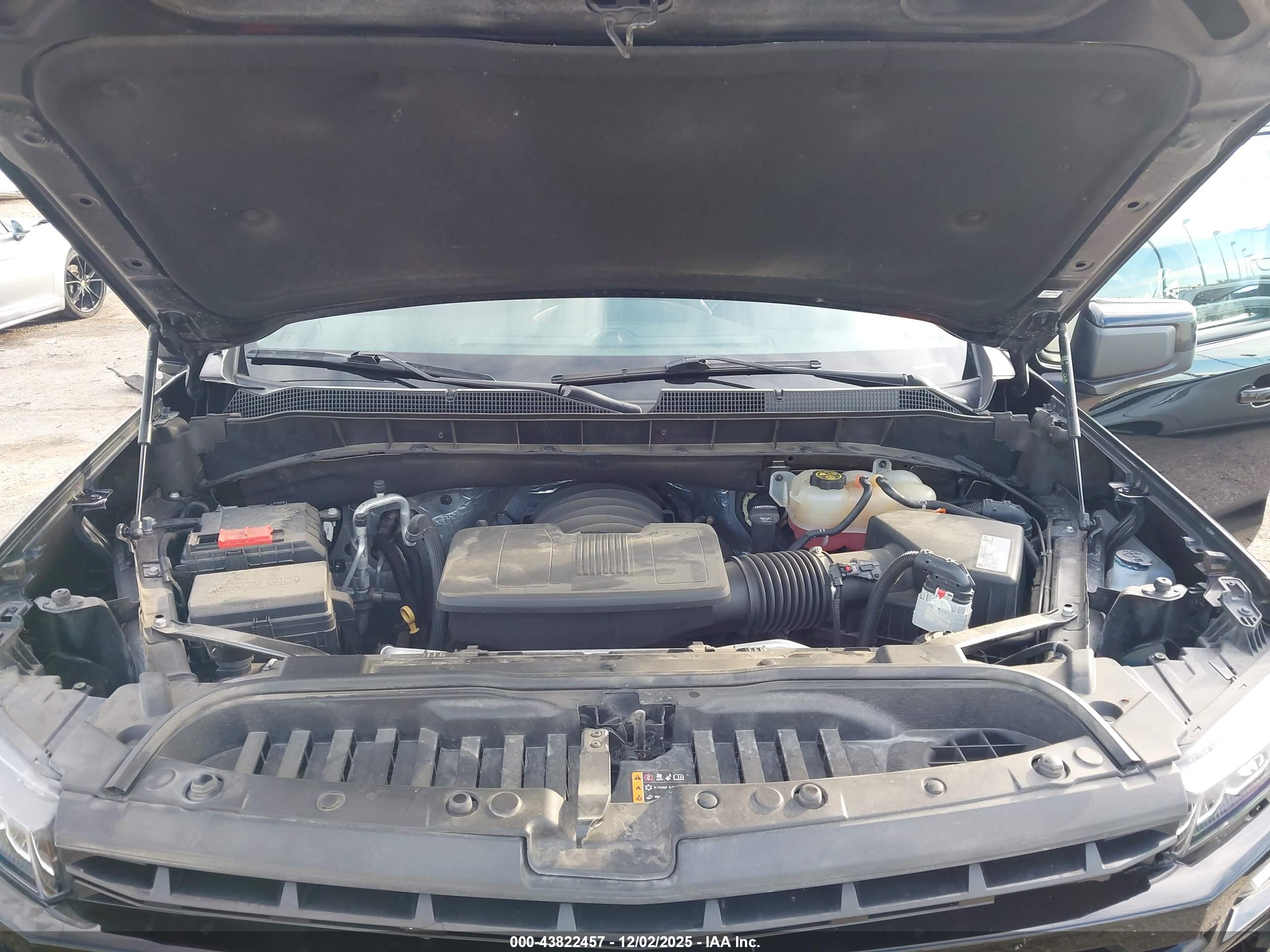 CHEVROLET SILVERADO image 10