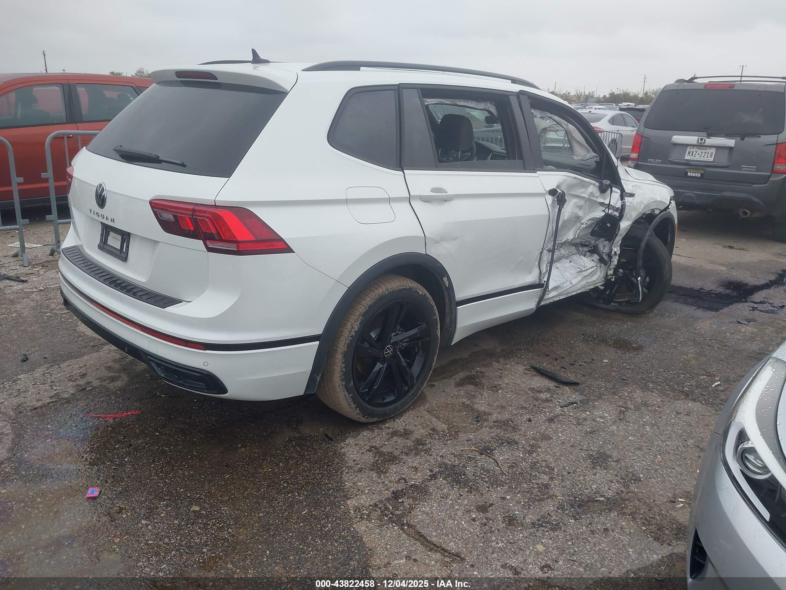 VOLKSWAGEN TIGUAN image 4